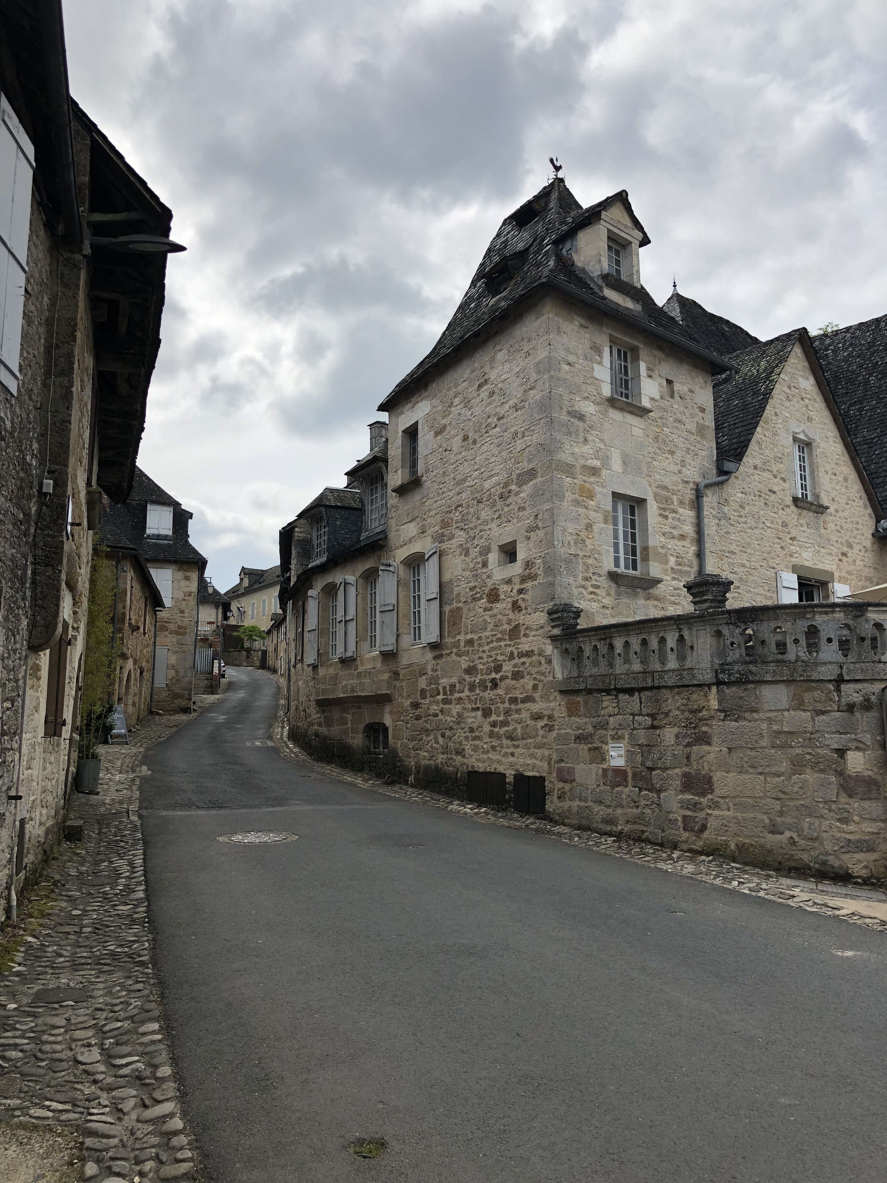 Picture France Turenne 2018-04 11 - Around Turenne