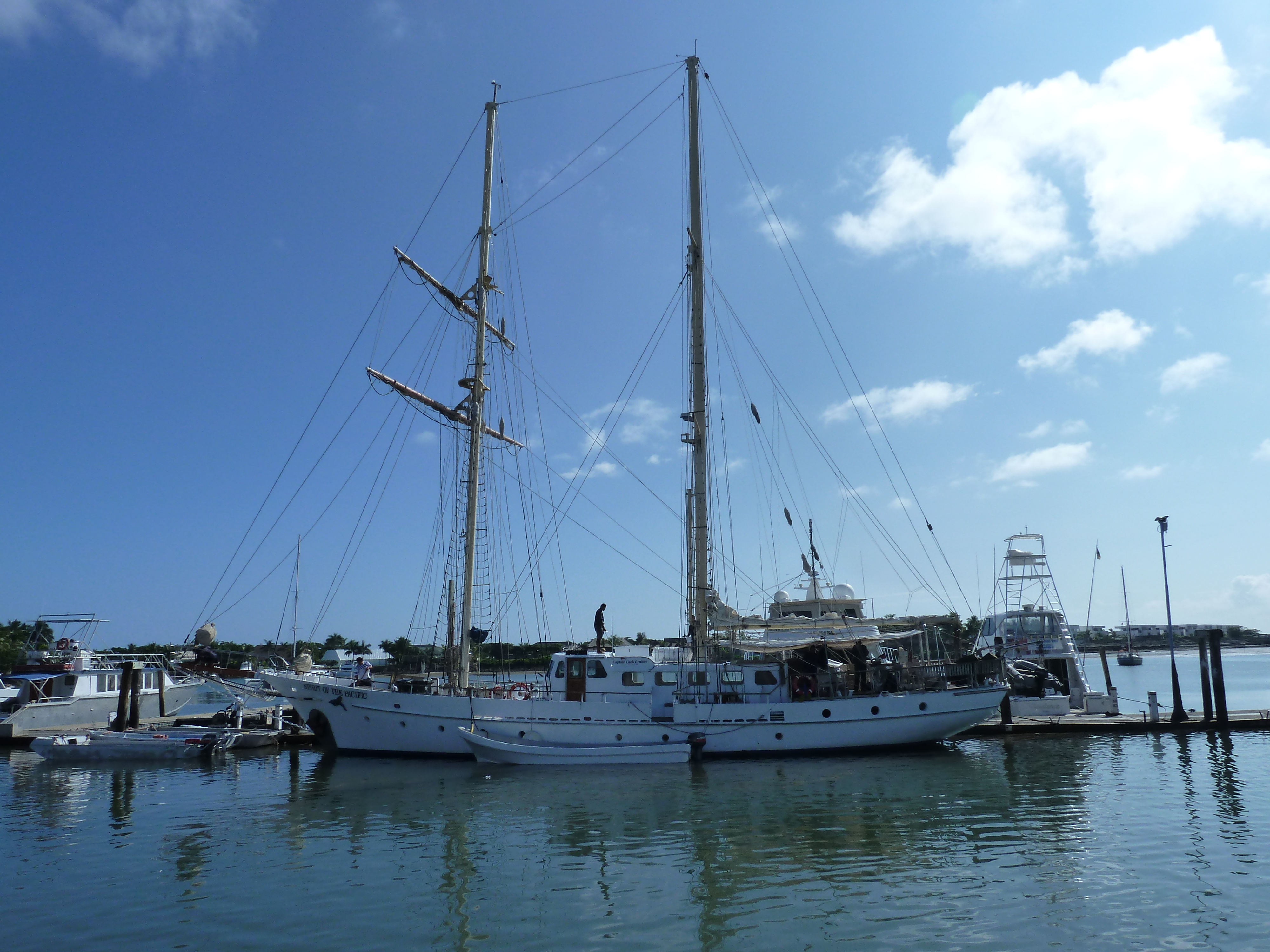 Picture Fiji Port Denarau 2010-05 73 - Discovery Port Denarau