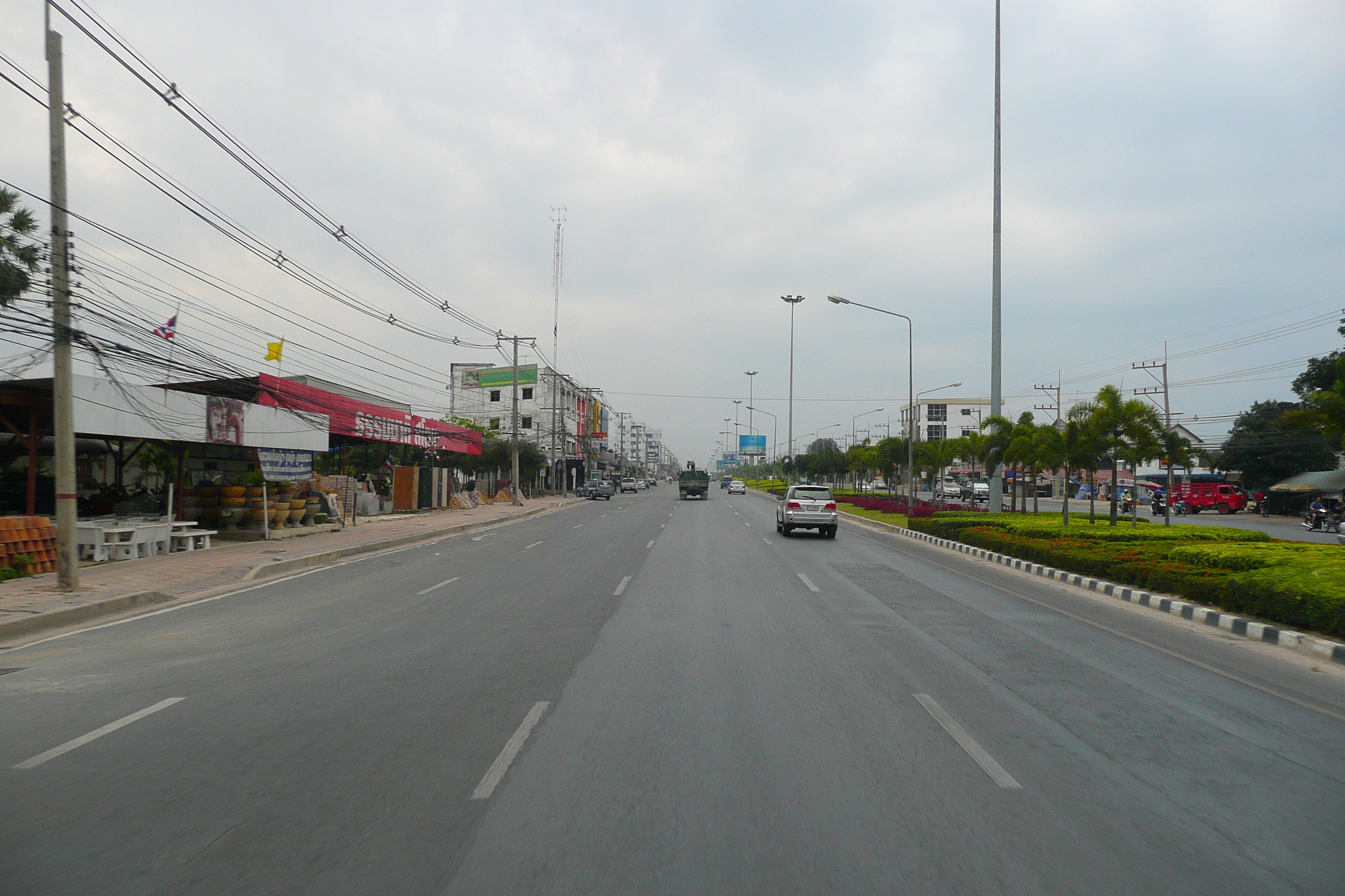 Picture Thailand Chonburi Sukhumvit road 2008-01 73 - Discovery Sukhumvit road