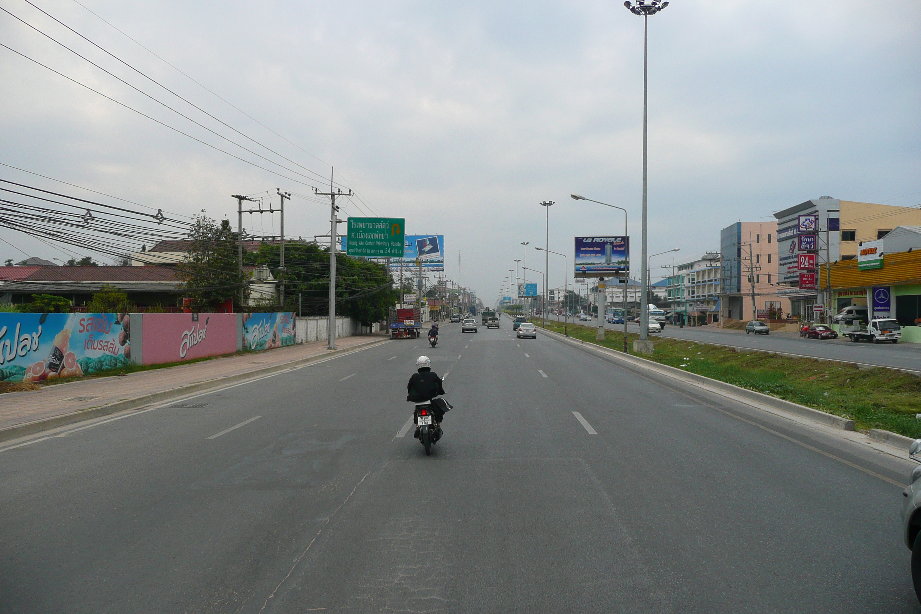 Picture Thailand Chonburi Sukhumvit road 2008-01 76 - Discovery Sukhumvit road