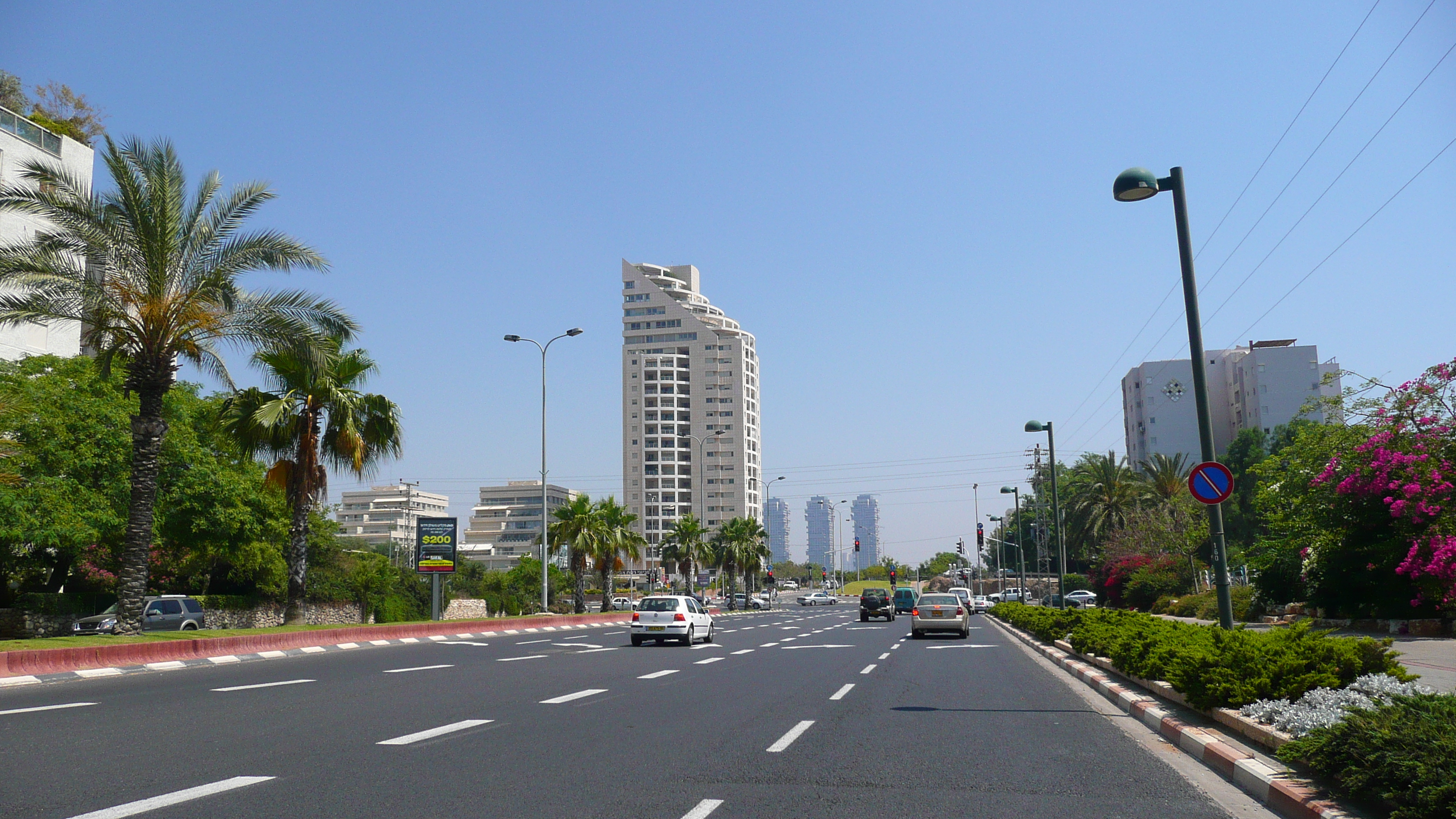 Picture Israel Tel Aviv North Tel Aviv 2007-06 40 - Center North Tel Aviv