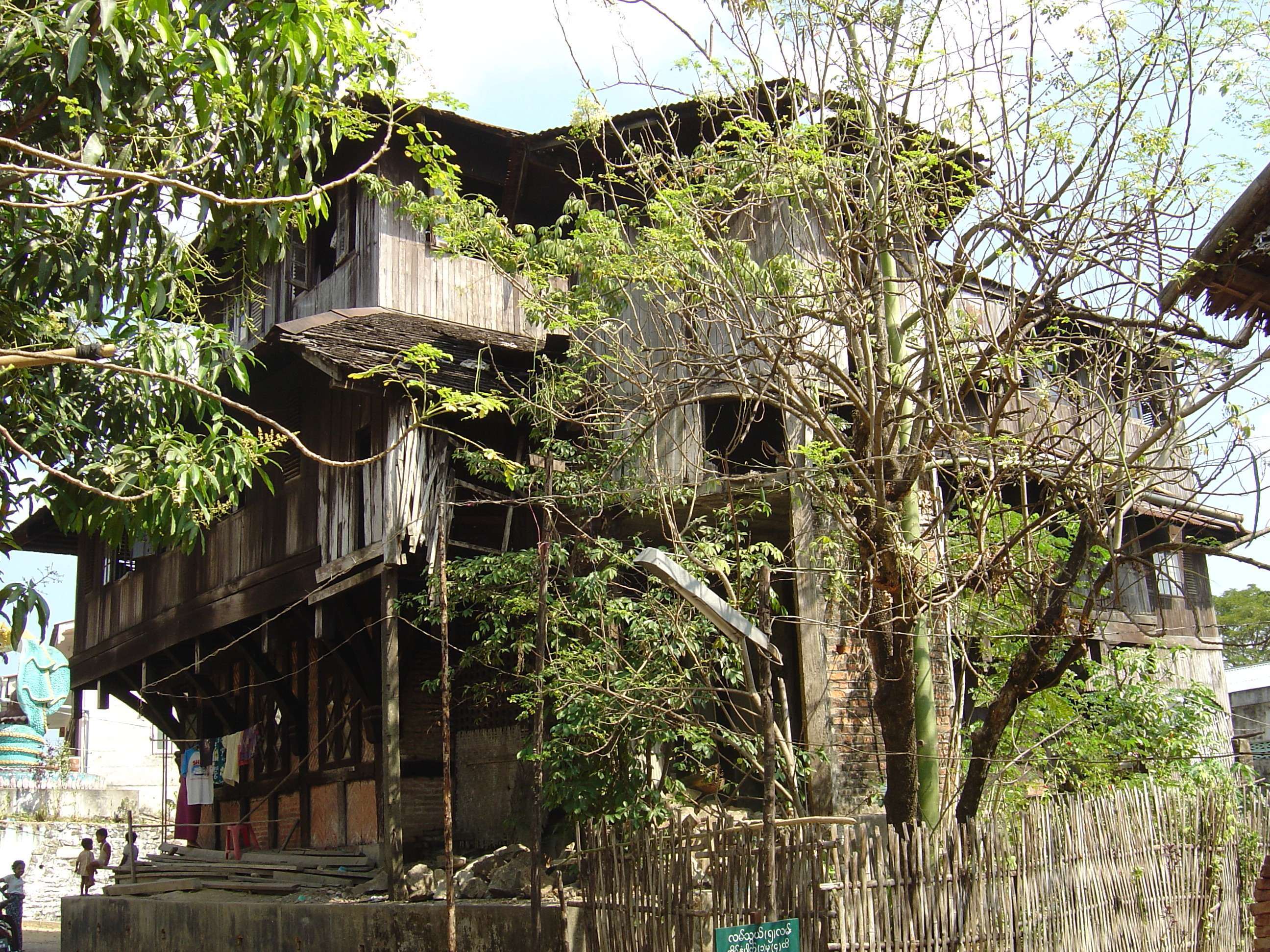 Picture Myanmar Myeik (Mergui) 2005-01 102 - Discovery Myeik (Mergui)