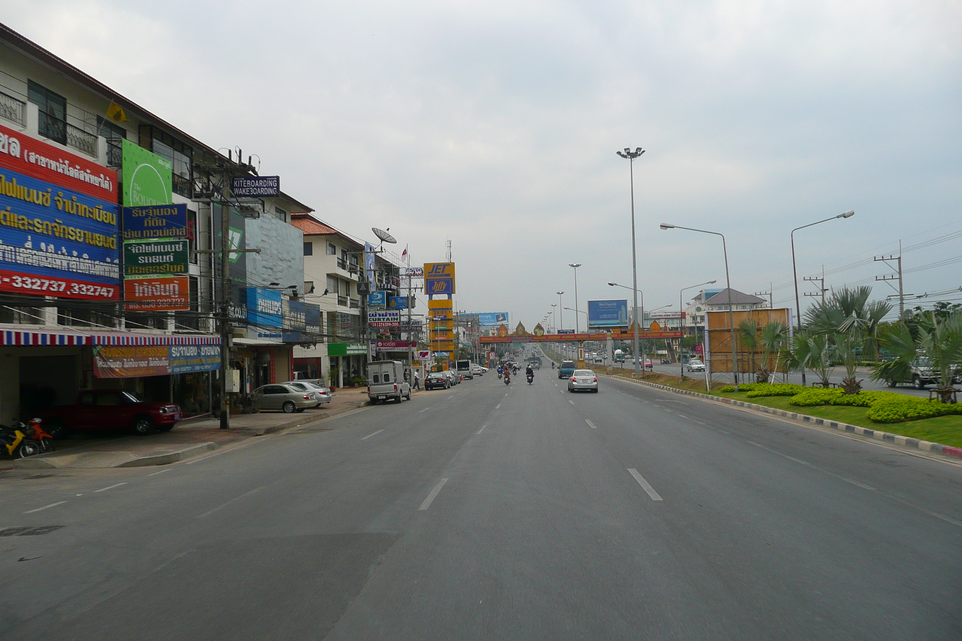 Picture Thailand Chonburi Sukhumvit road 2008-01 34 - Center Sukhumvit road