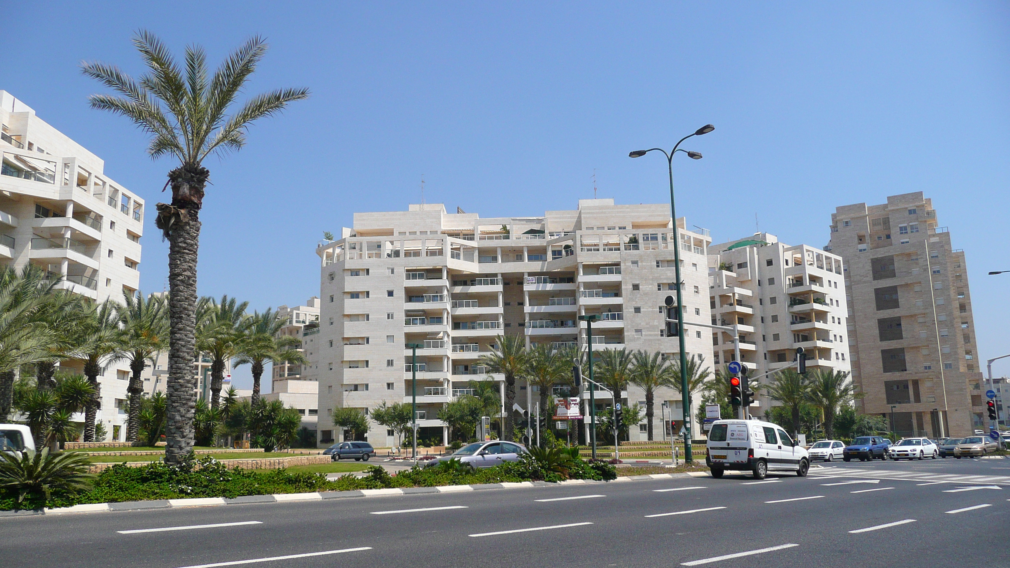 Picture Israel Tel Aviv North Tel Aviv 2007-06 49 - Discovery North Tel Aviv