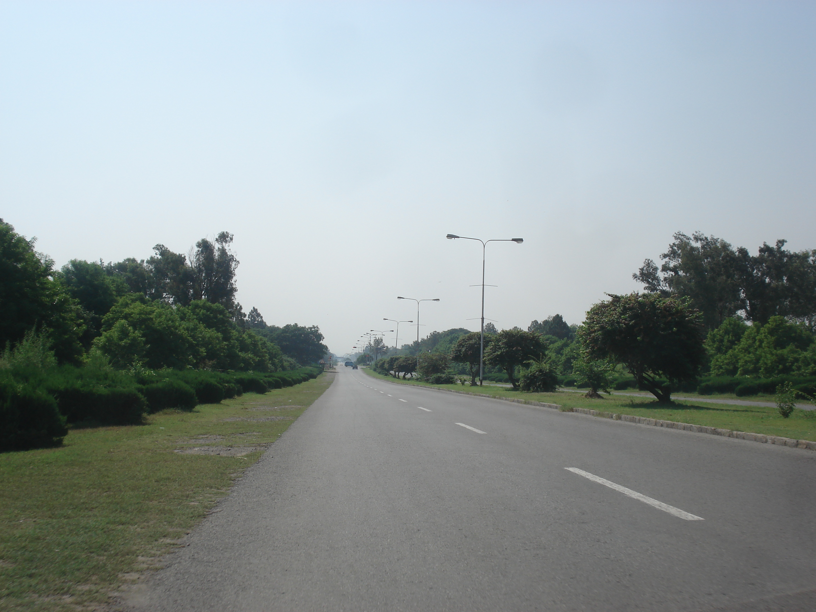 Picture Pakistan Islamabad 2006-08 22 - Discovery Islamabad