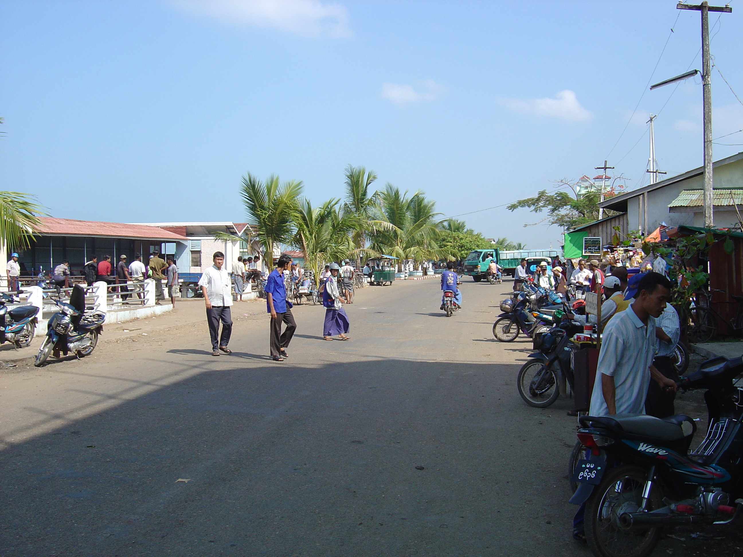 Picture Myanmar Myeik (Mergui) 2005-01 78 - Journey Myeik (Mergui)