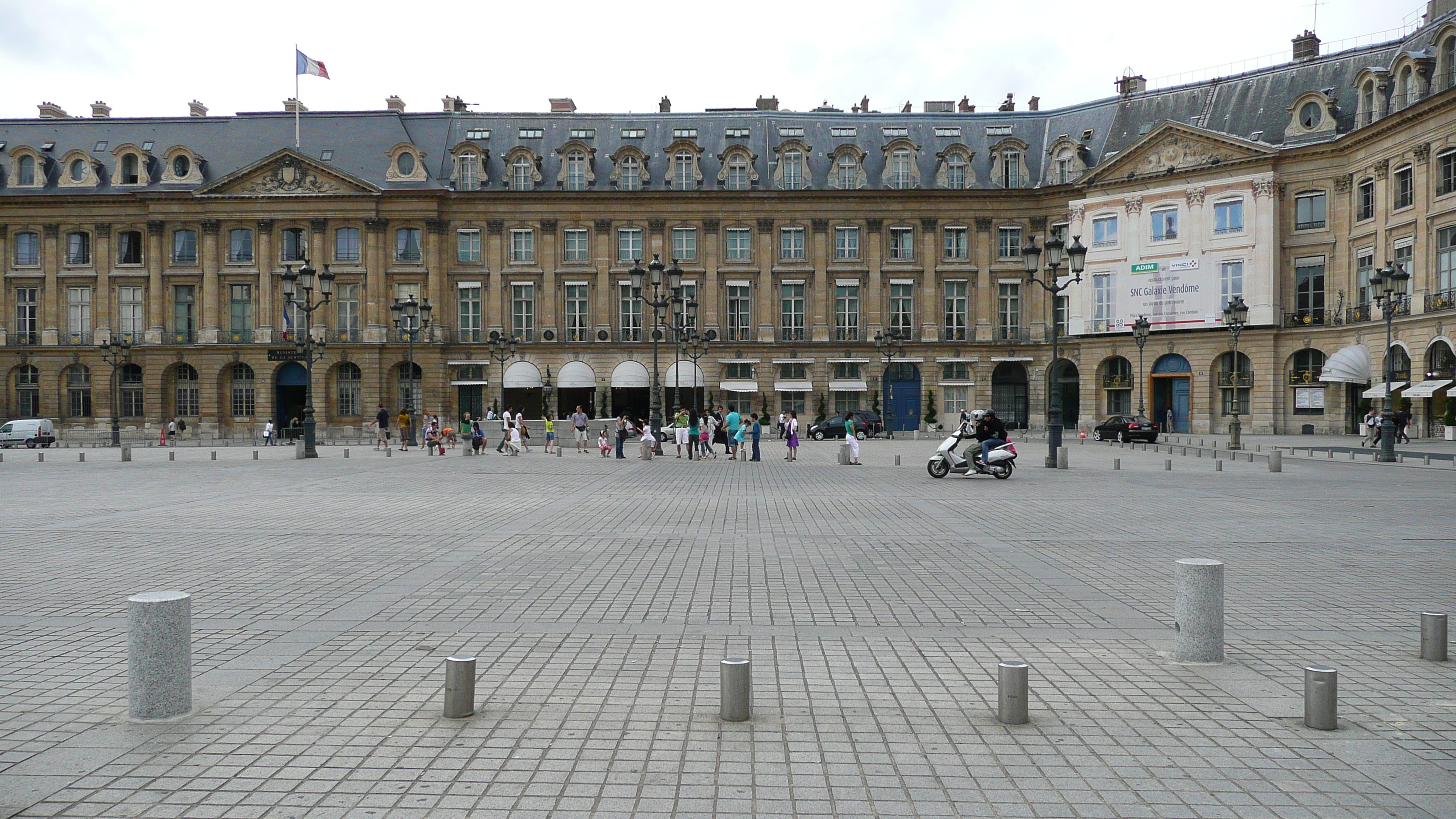 Picture France Paris Place Vendome 2007-07 38 - Recreation Place Vendome