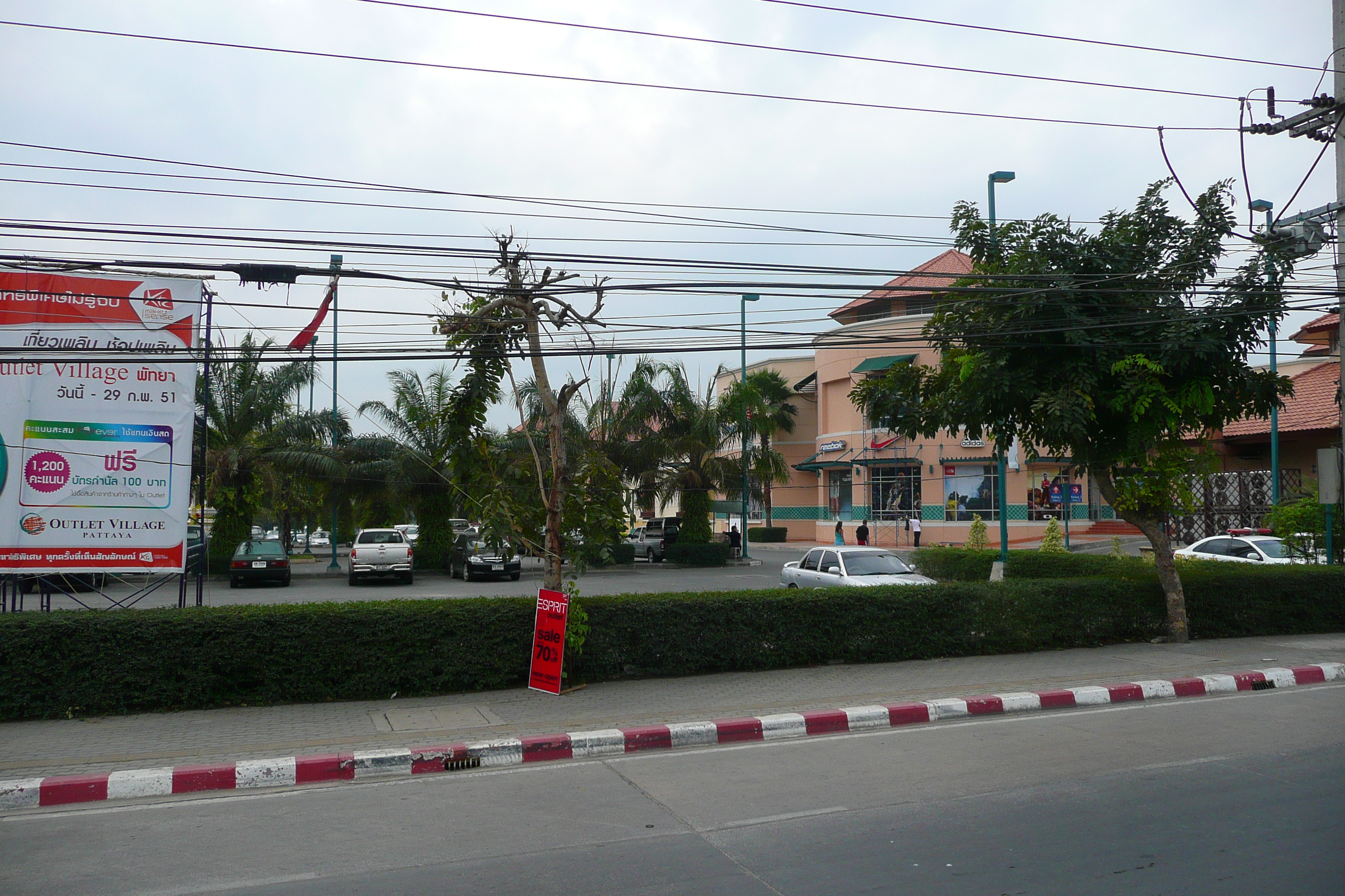 Picture Thailand Pattaya Theprasit 2008-01 49 - Tour Theprasit