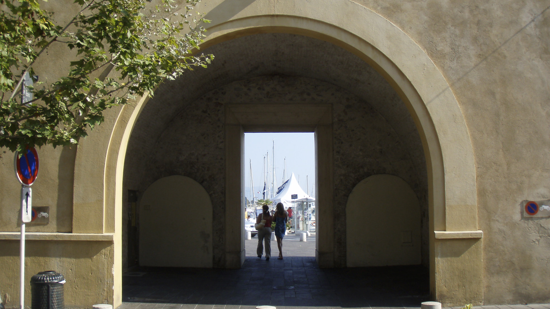 Picture France Antibes Boulevard Aguillon 2007-08 24 - Tour Boulevard Aguillon