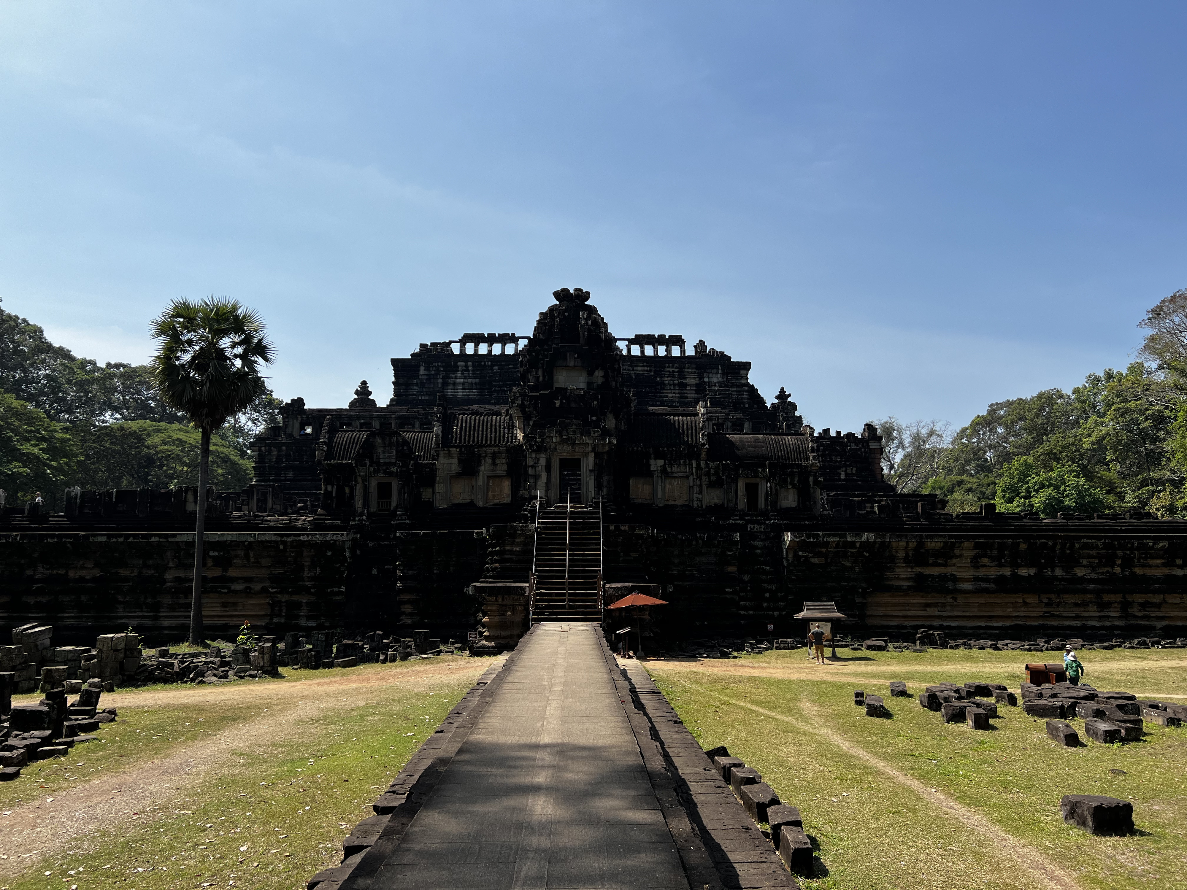 Picture Cambodia Siem Reap Baphuon 2023-01 3 - Discovery Baphuon