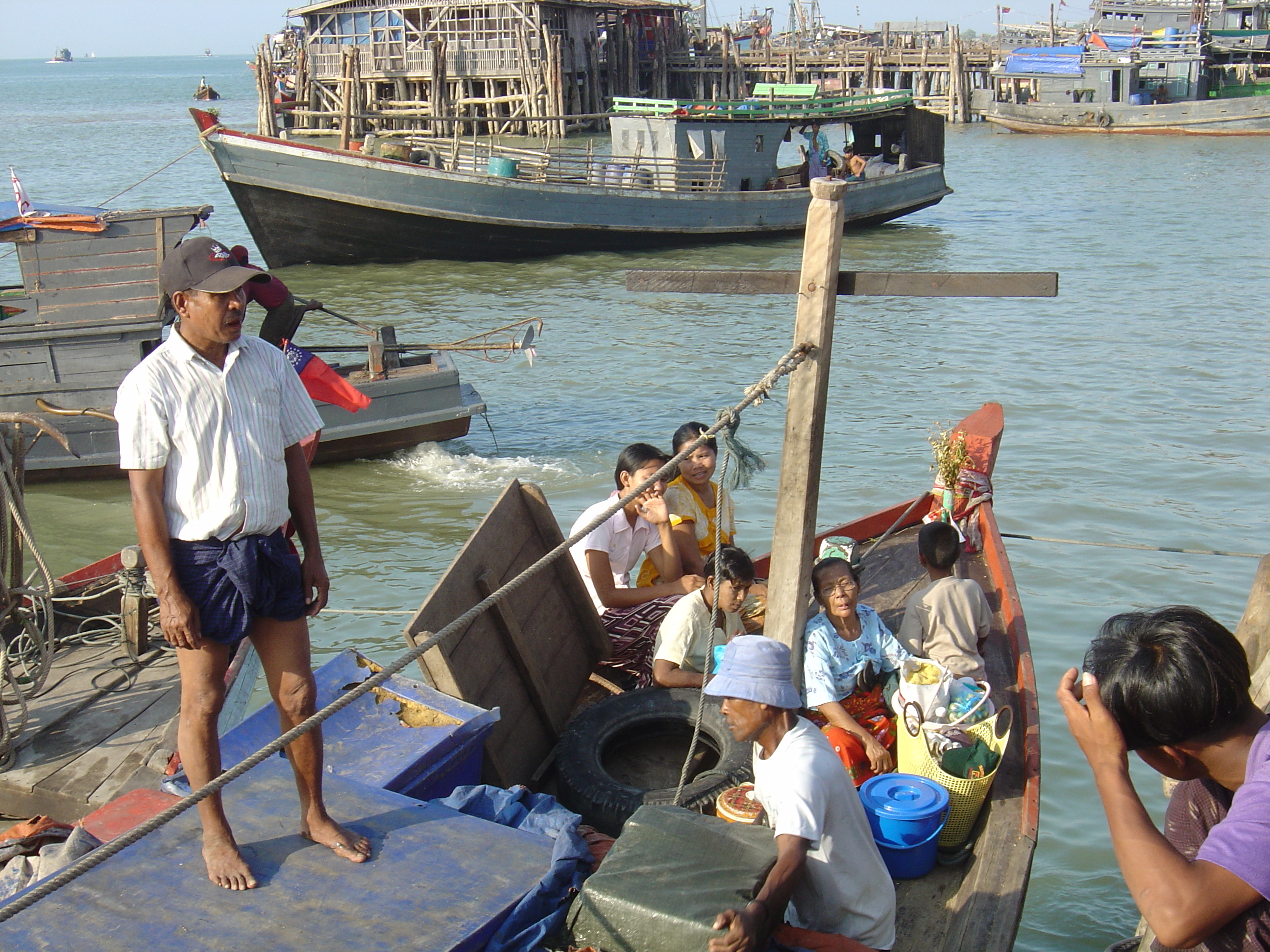 Picture Myanmar Myeik (Mergui) 2005-01 21 - Tour Myeik (Mergui)