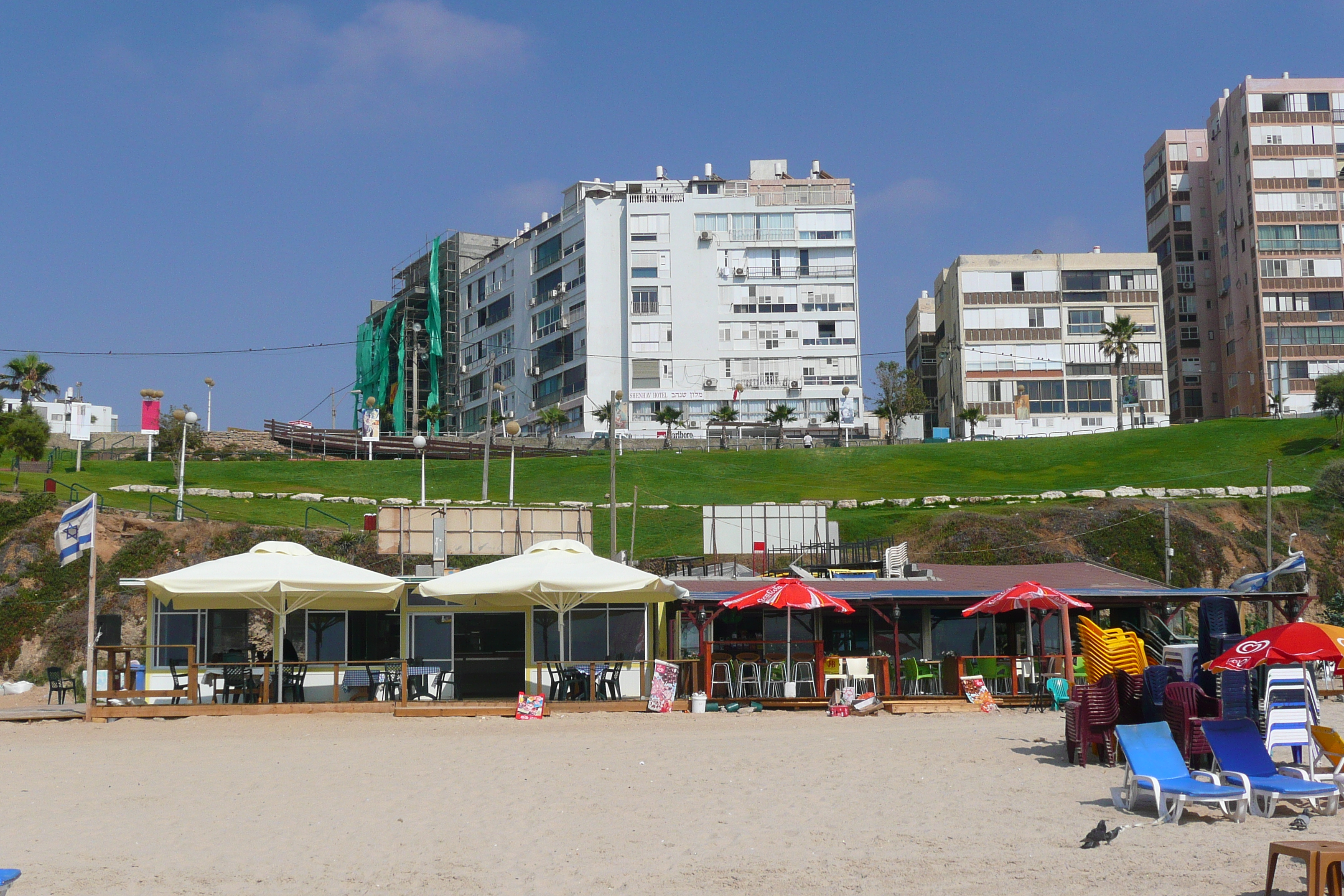 Picture Israel Bat Yam Beach 2007-06 44 - Center Bat Yam Beach