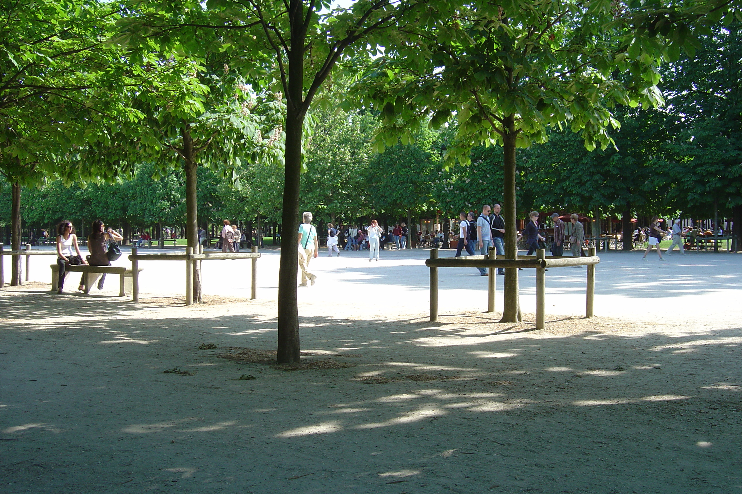 Picture France Paris Garden of Tuileries 2007-05 327 - History Garden of Tuileries