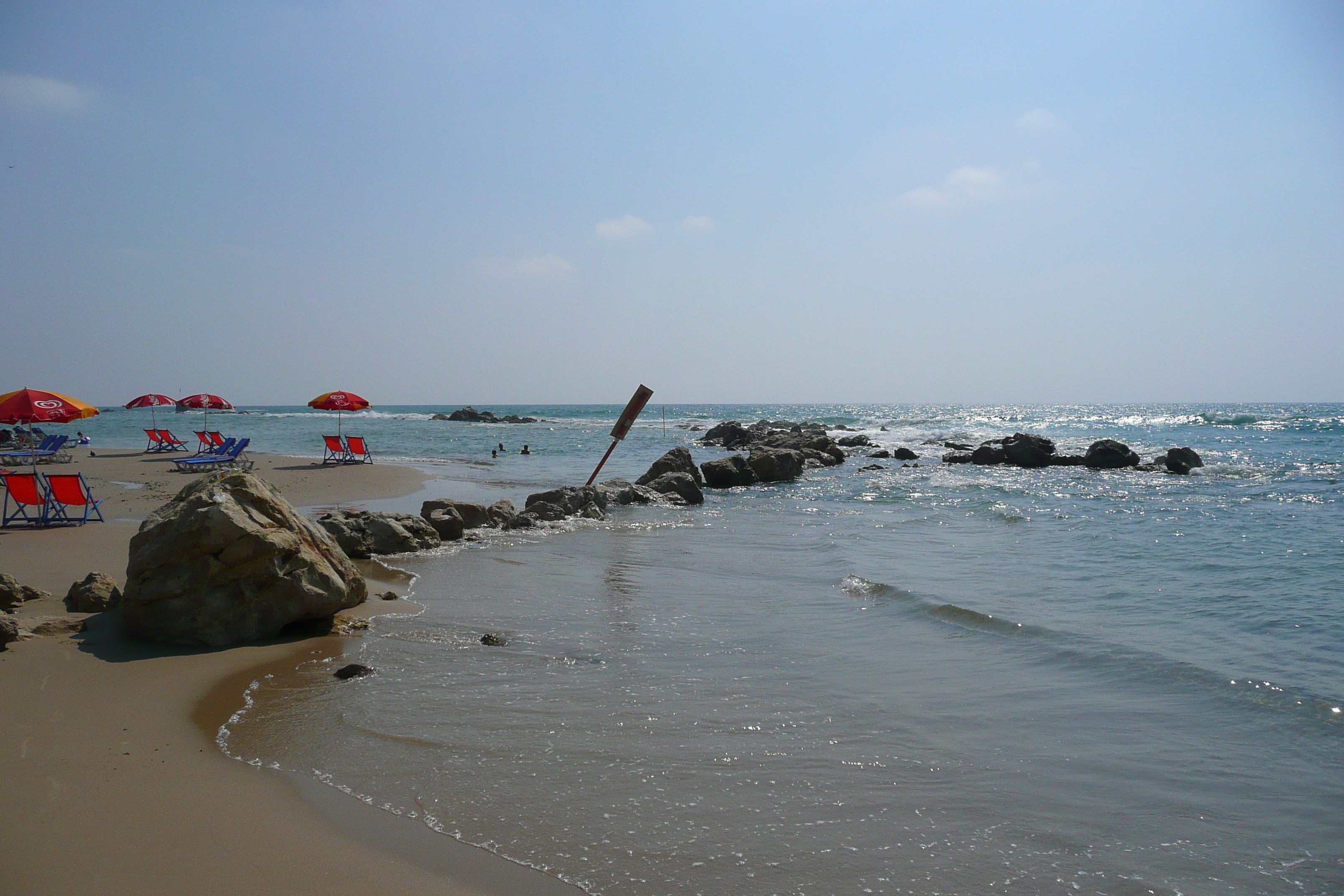 Picture Israel Bat Yam Beach 2007-06 22 - Center Bat Yam Beach