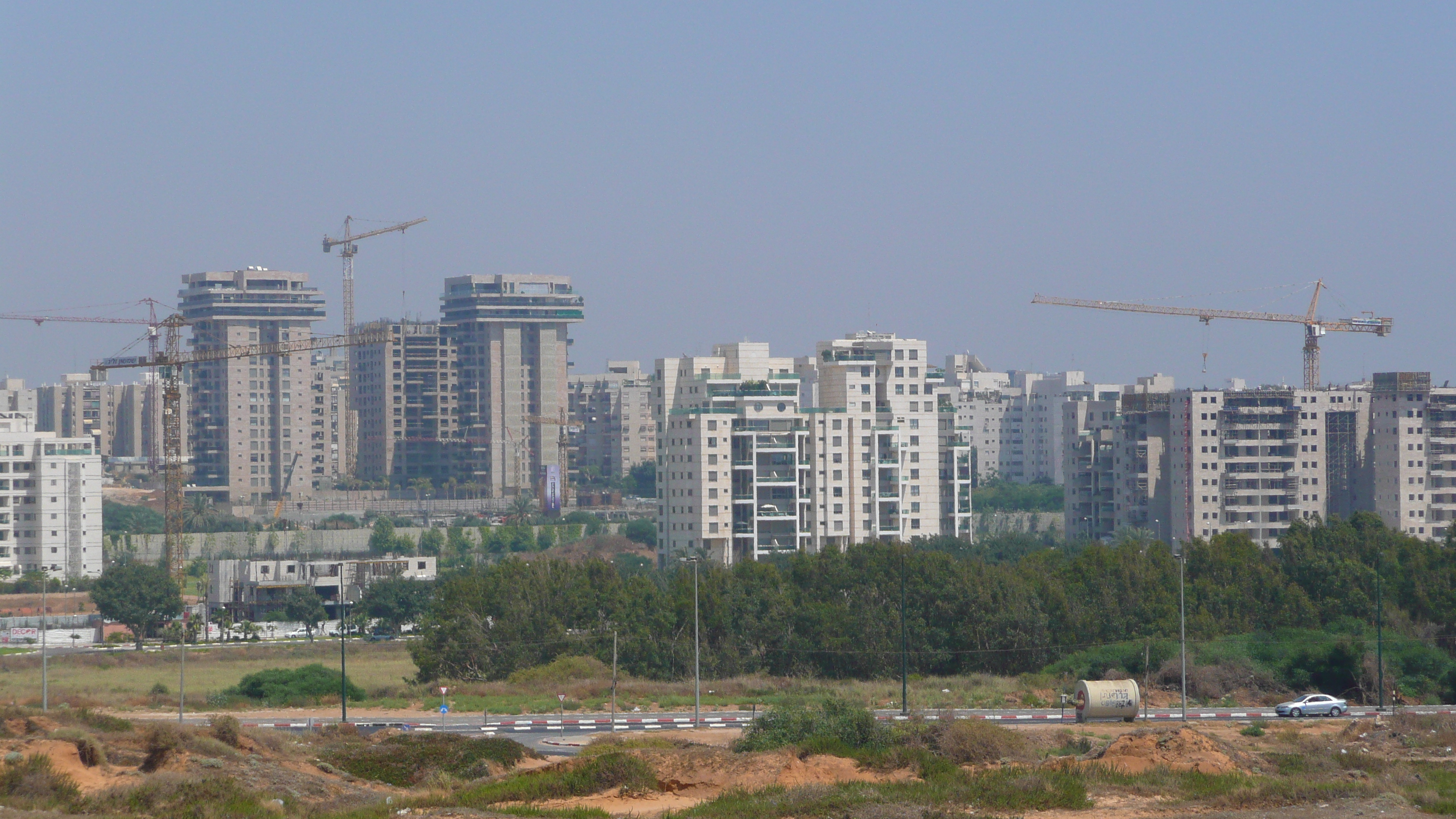 Picture Israel Tel Aviv North Tel Aviv 2007-06 20 - Center North Tel Aviv