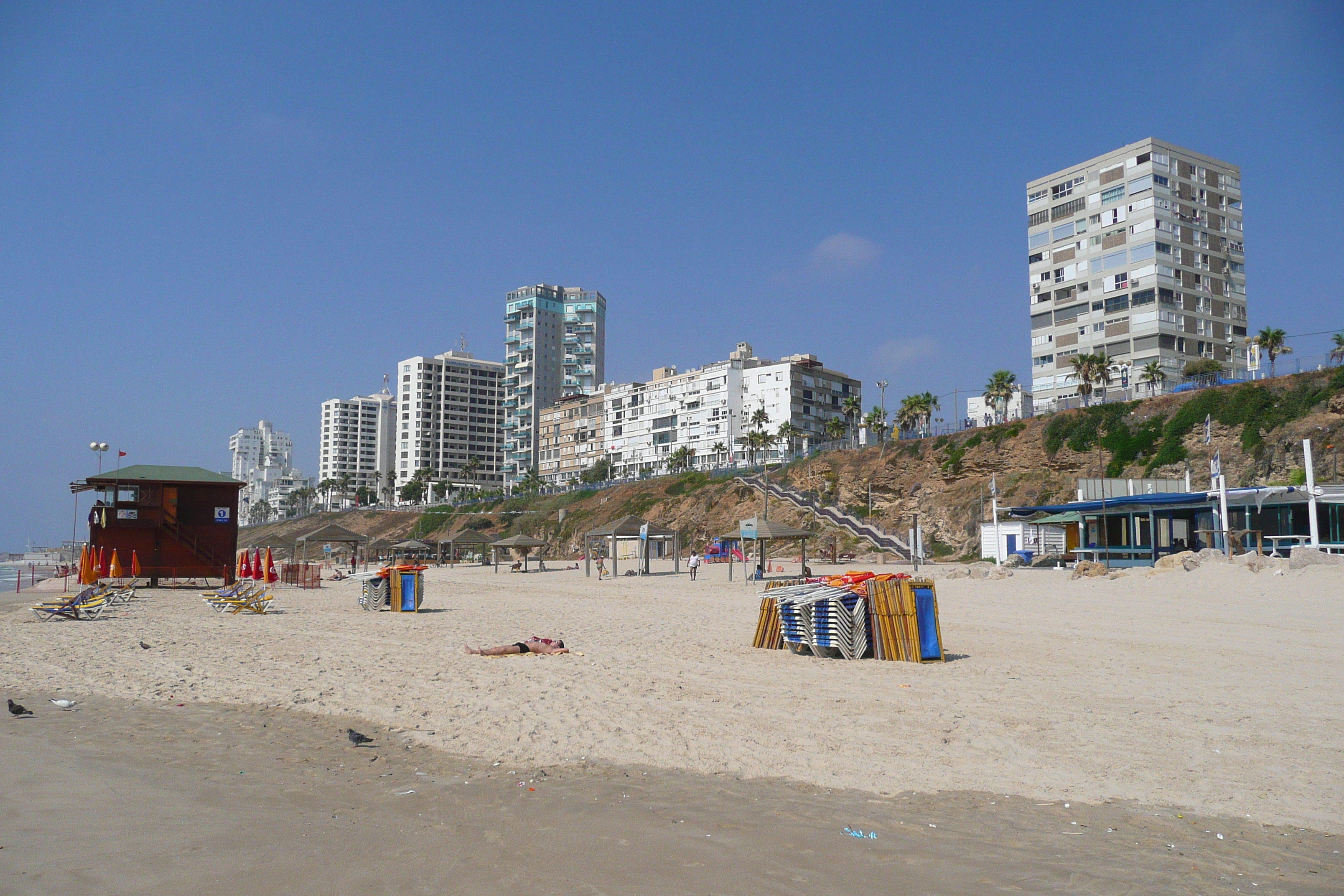 Picture Israel Bat Yam Beach 2007-06 28 - Around Bat Yam Beach