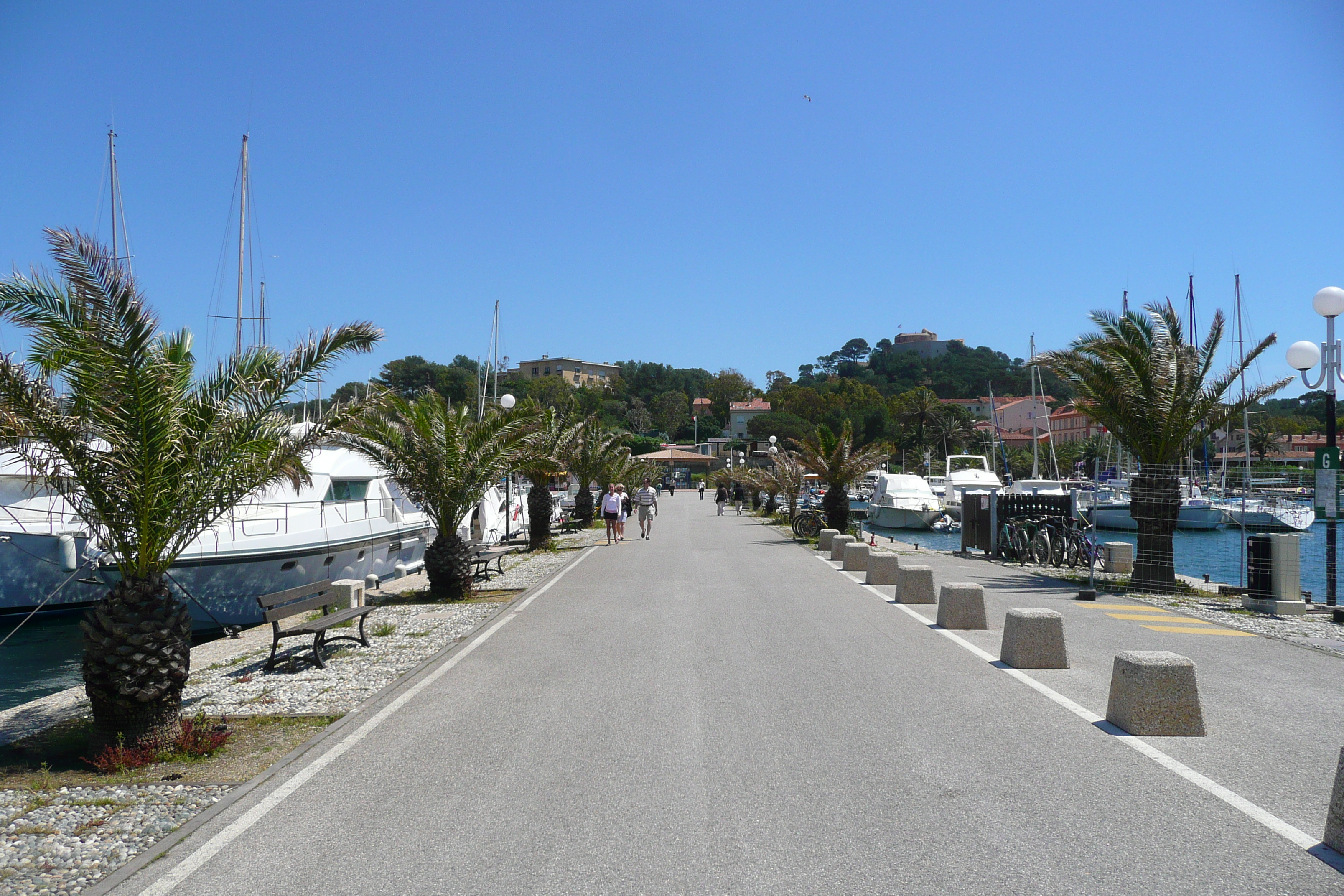 Picture France Porquerolles Island Porquerolles harbour 2008-05 5 - Tour Porquerolles harbour