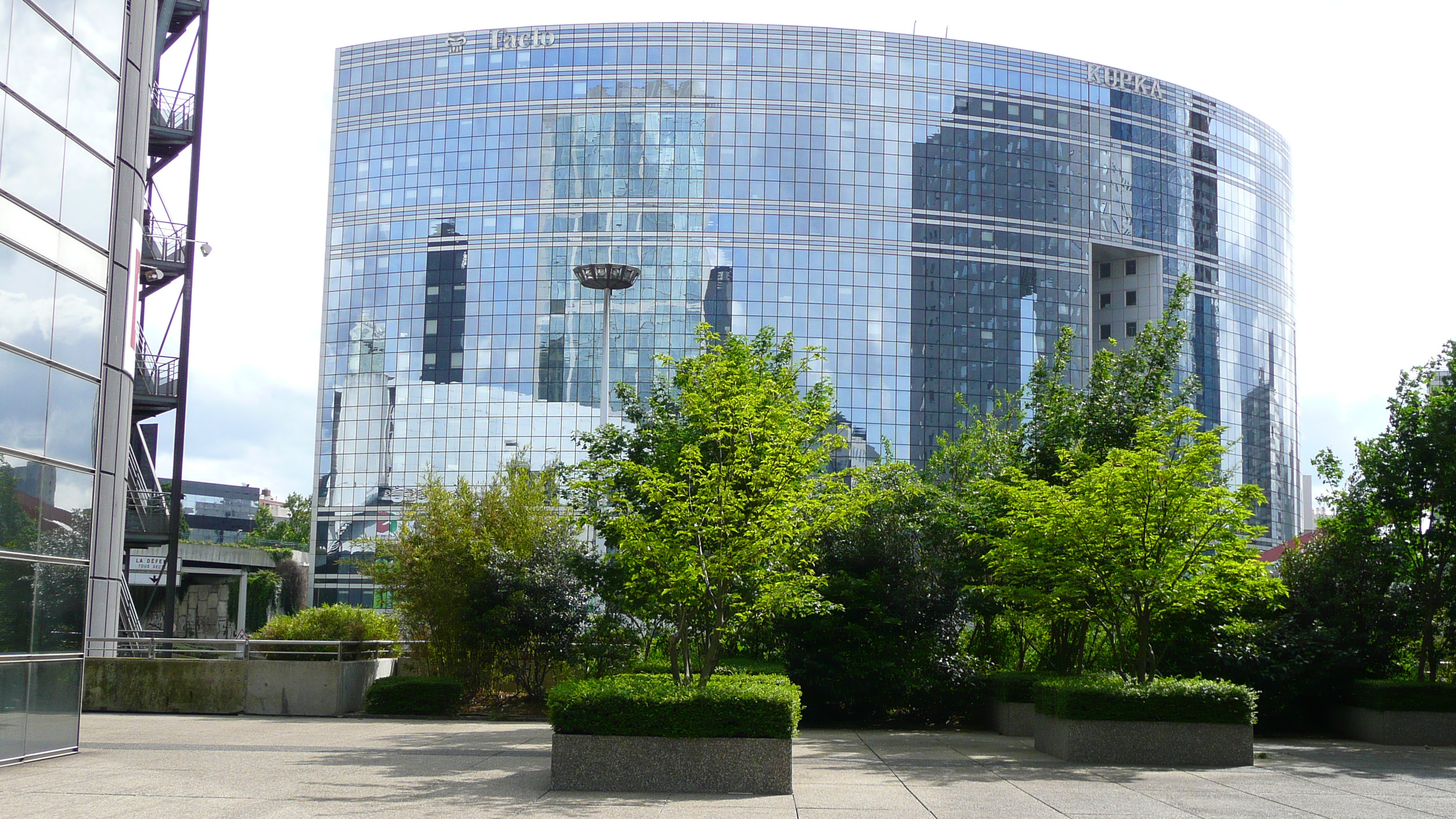 Picture France Paris La Defense 2007-05 200 - Center La Defense