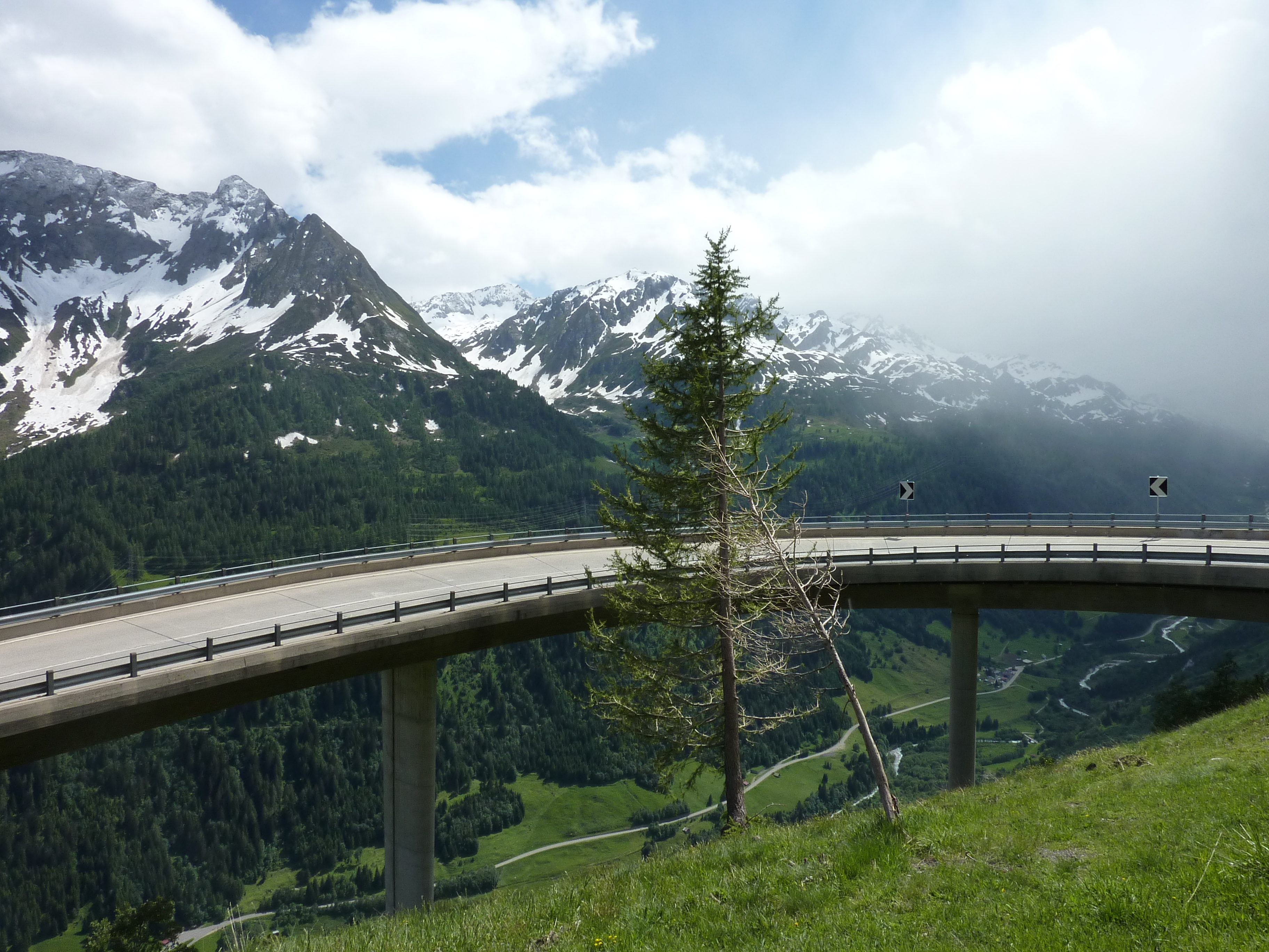 Picture Swiss Gotthard Pass 2009-06 49 - History Gotthard Pass