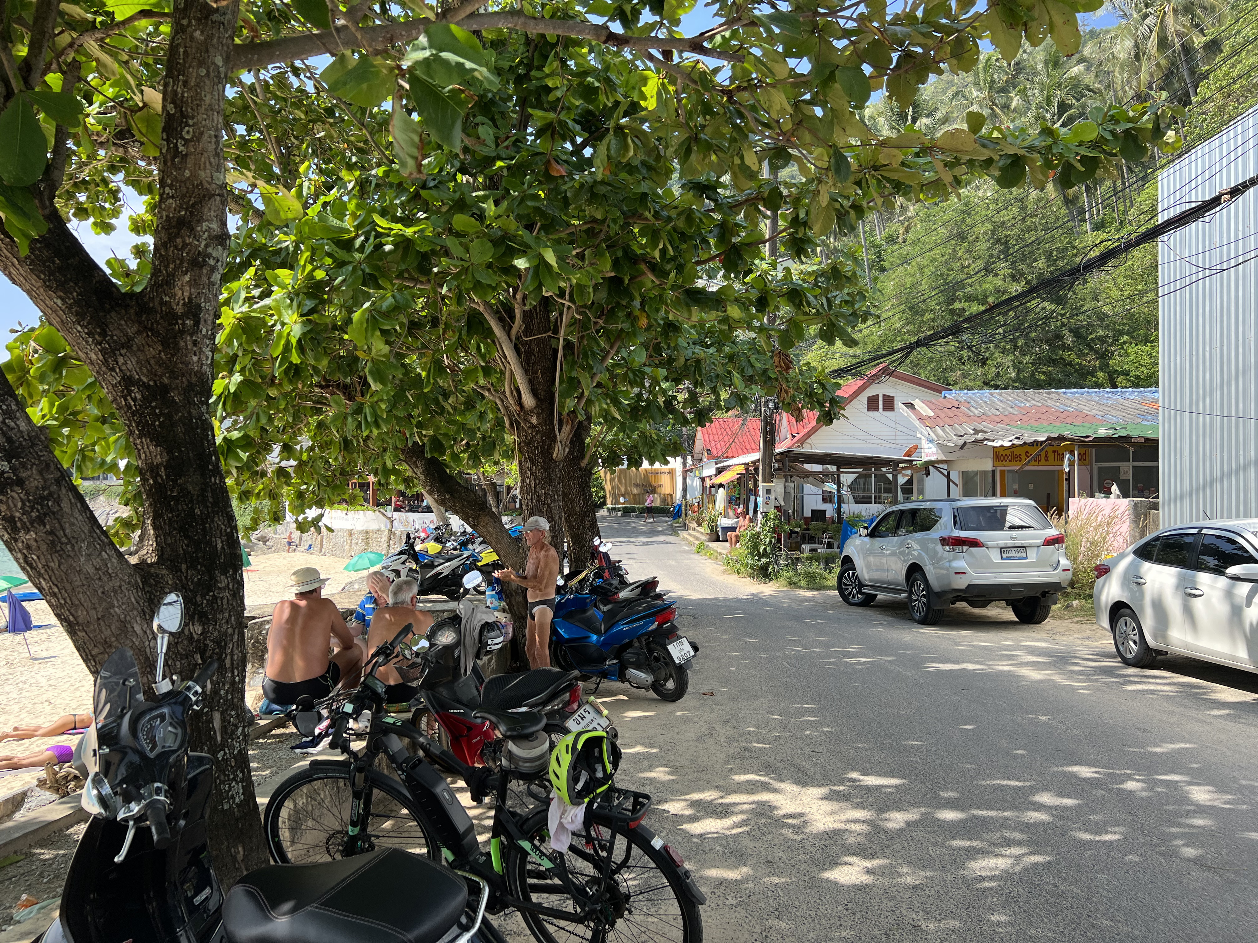 Picture Thailand Phuket Nai Harn Beach 2021-12 20 - Center Nai Harn Beach