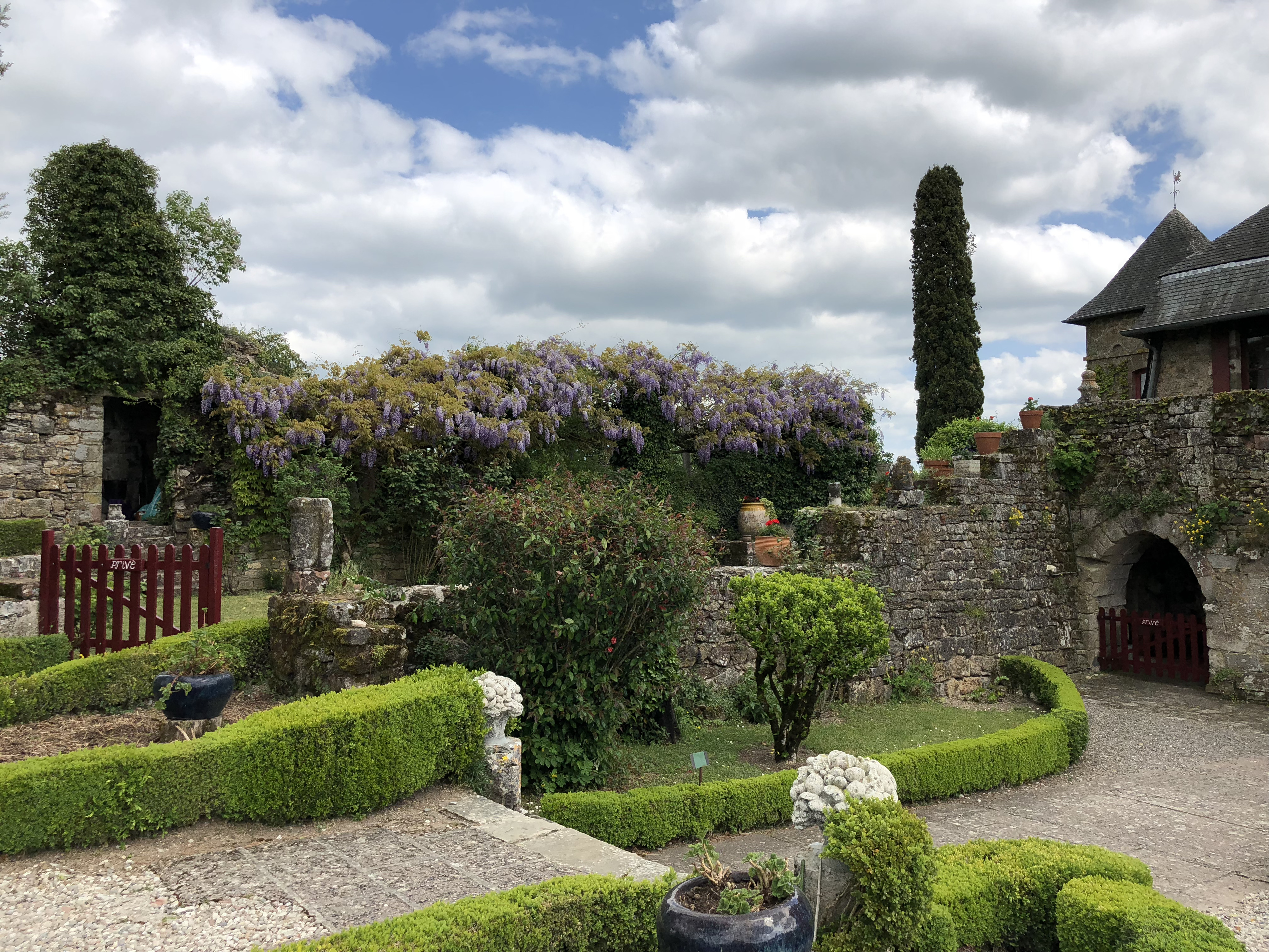 Picture France Turenne 2018-04 93 - Around Turenne