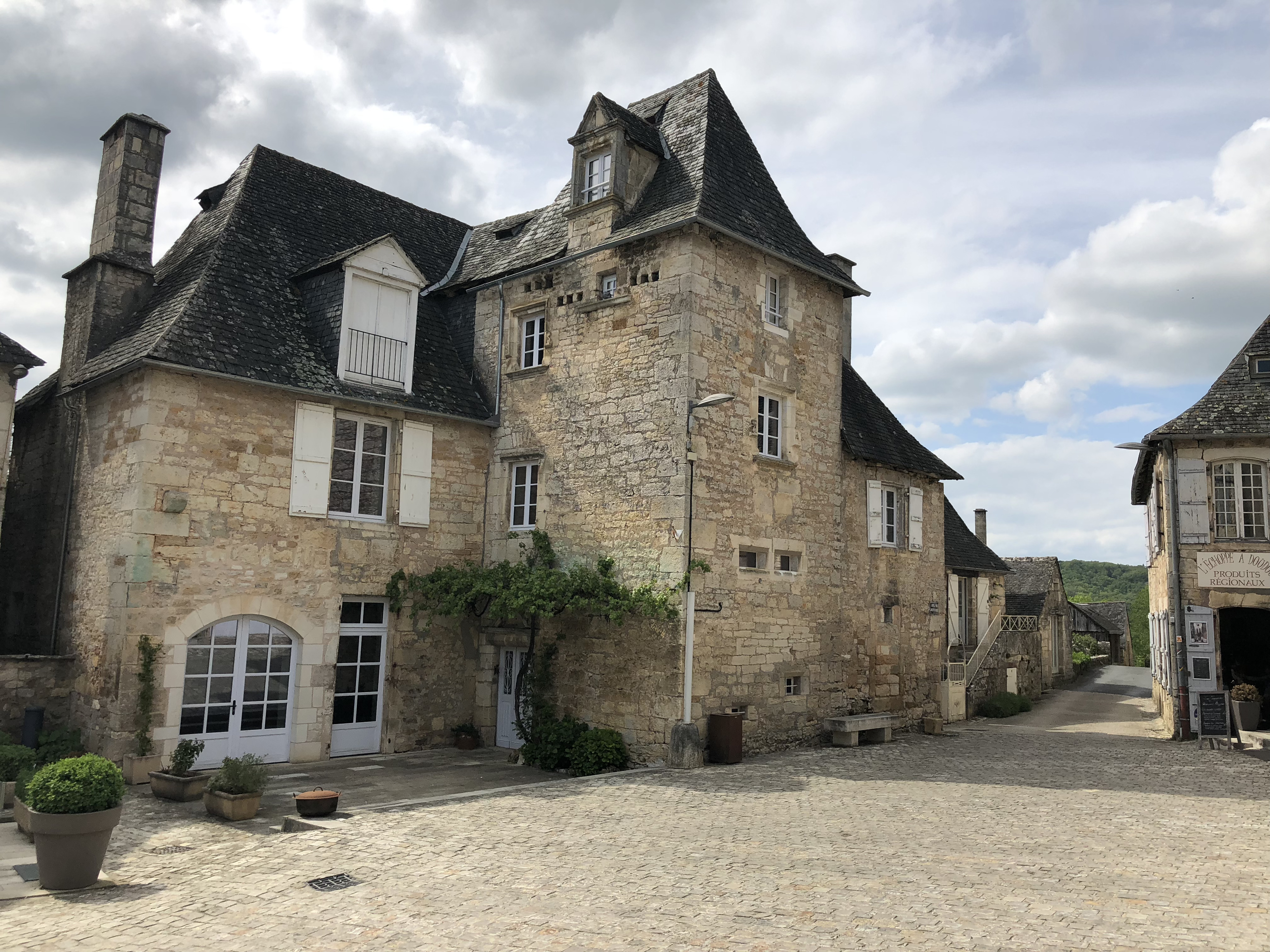 Picture France Turenne 2018-04 72 - History Turenne