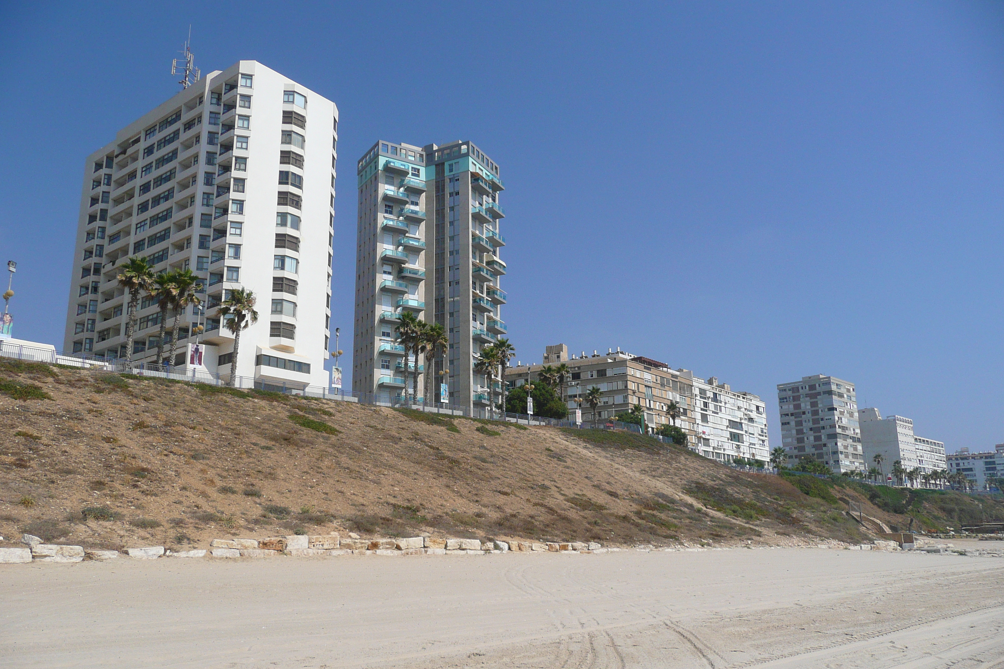 Picture Israel Bat Yam Beach 2007-06 10 - Recreation Bat Yam Beach