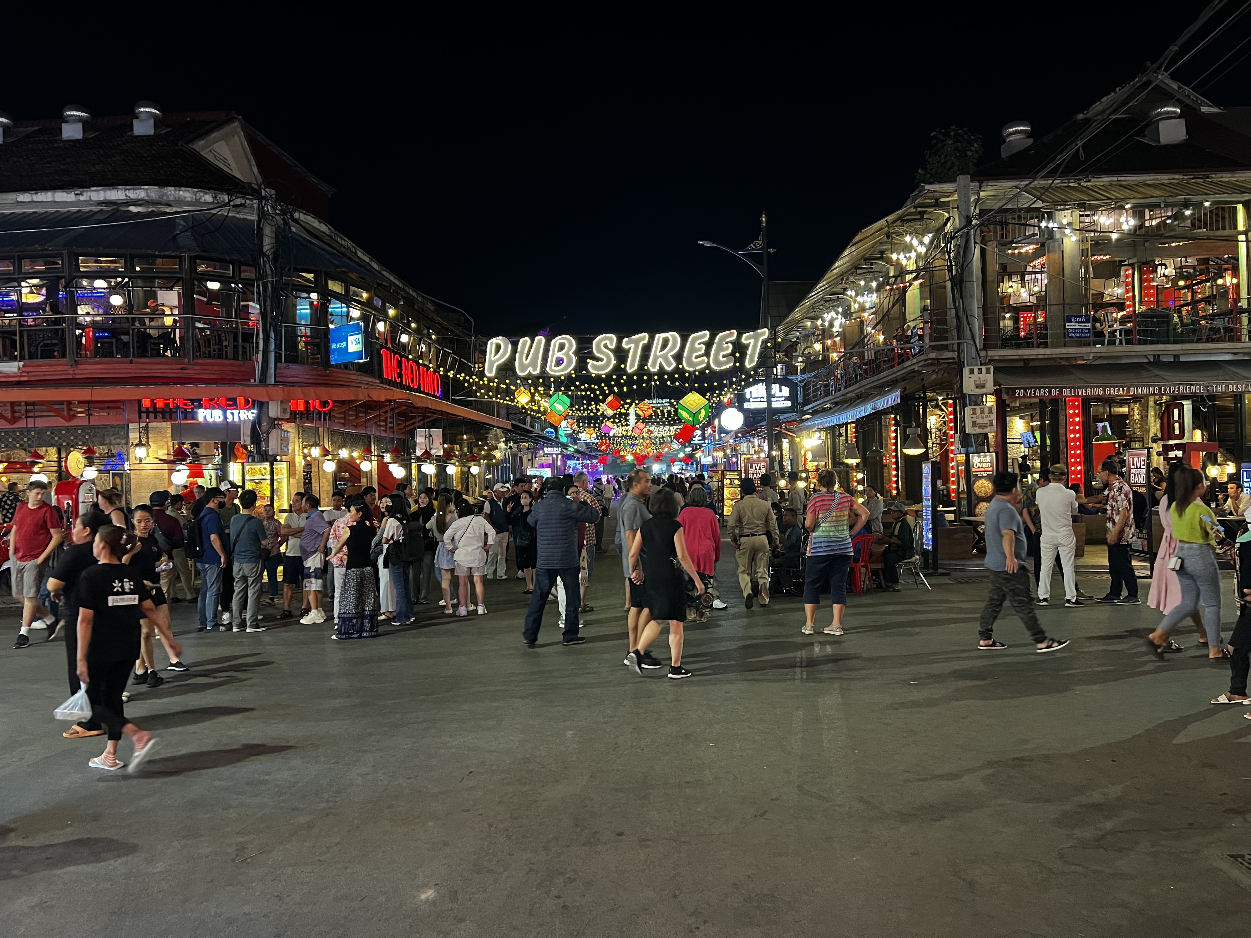 Picture Cambodia Siem Reap Pub Street 2023-01 25 - Tours Pub Street