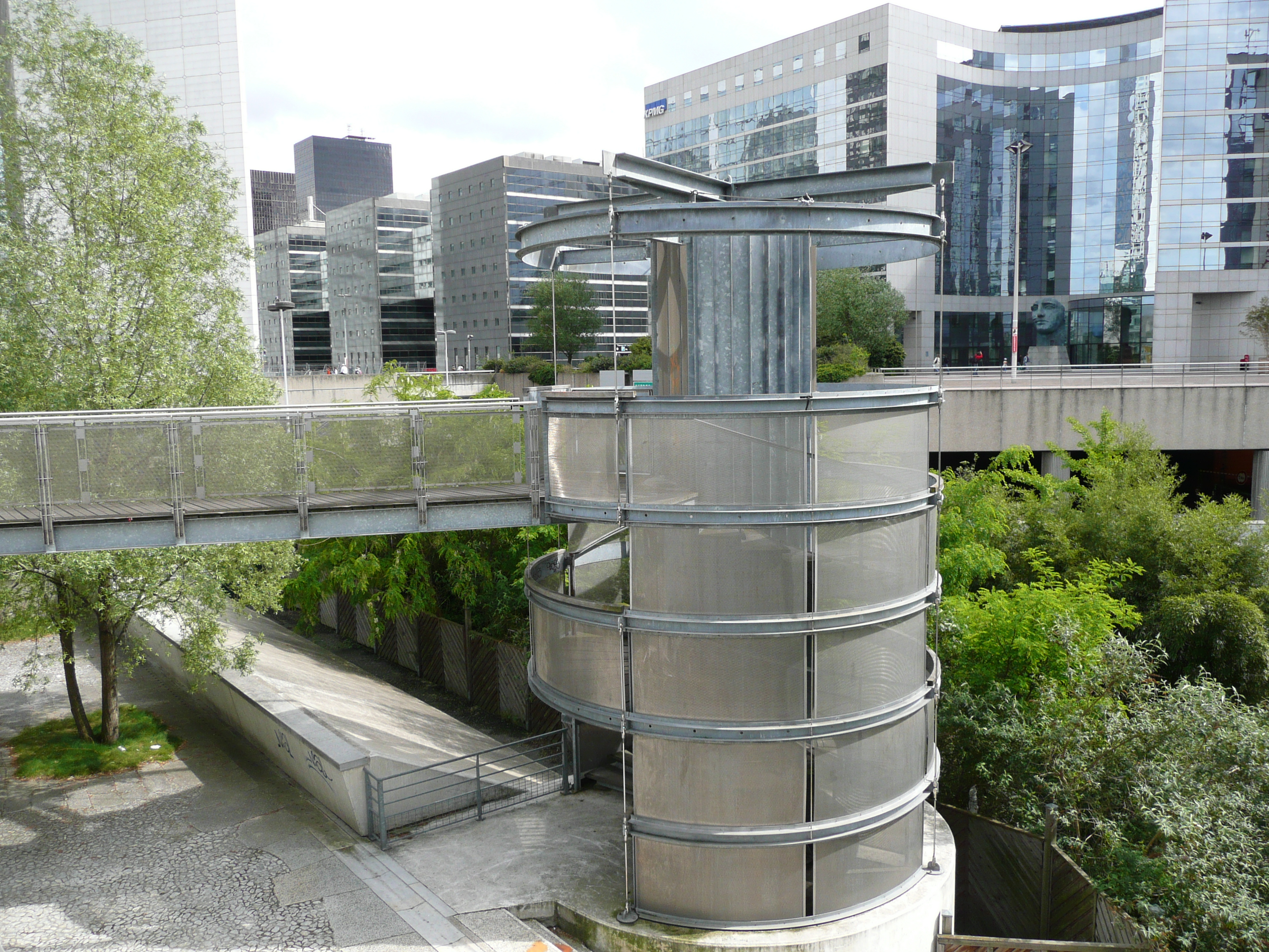 Picture France Paris La Defense 2007-05 229 - Center La Defense