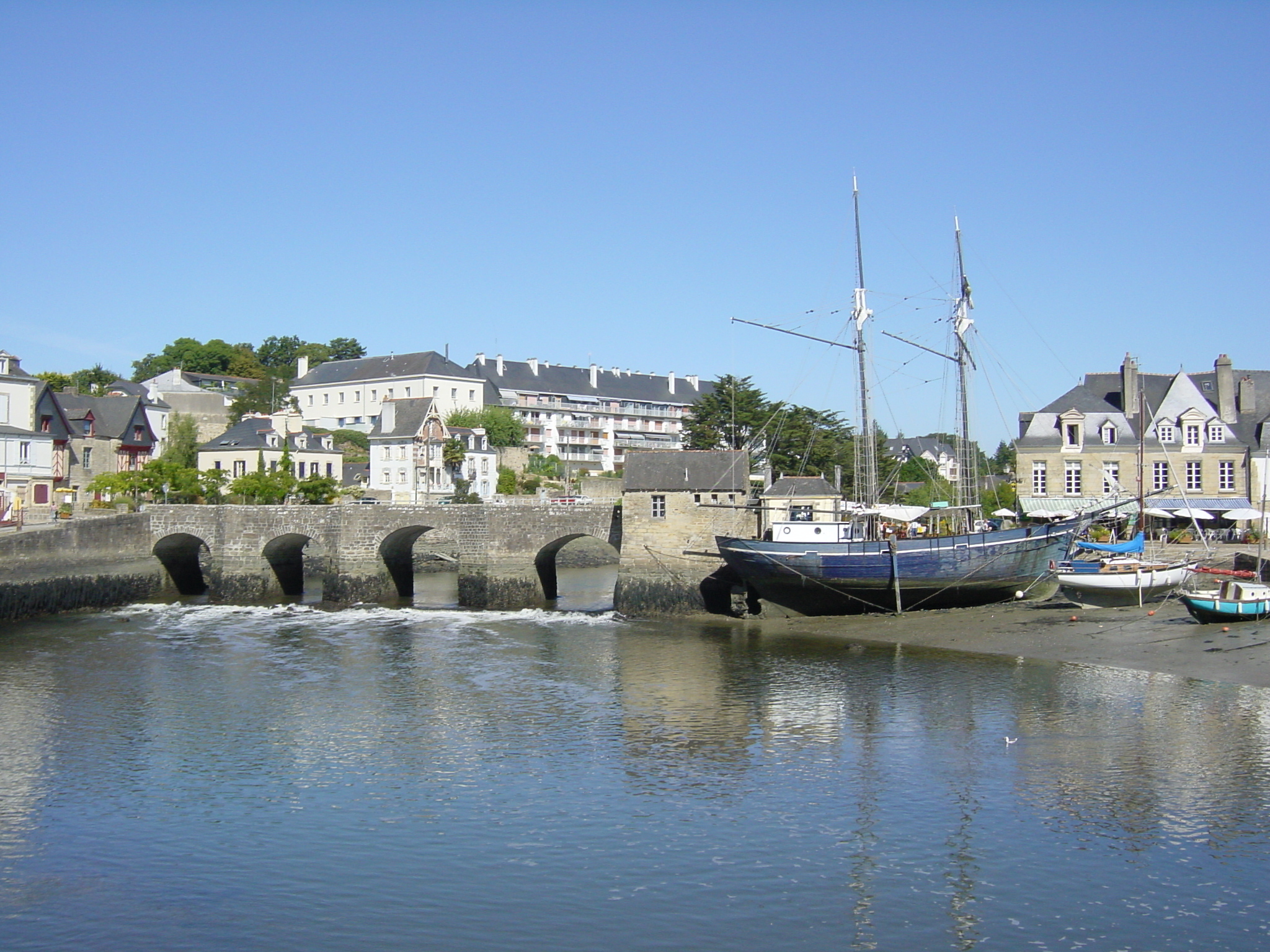 Picture France Saint anne d'auray 2003-09 21 - History Saint anne d'auray