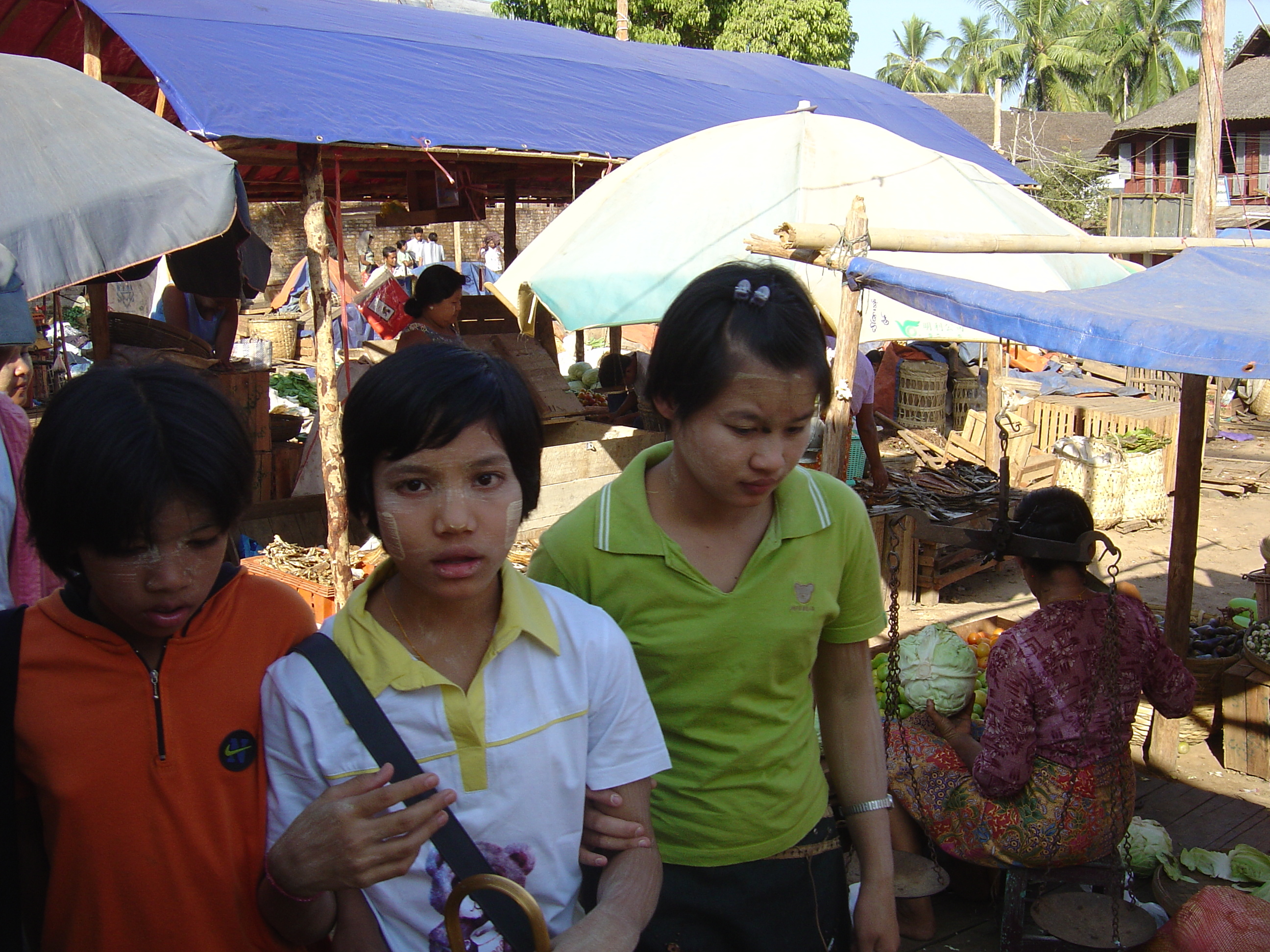 Picture Myanmar Myeik (Mergui) 2005-01 51 - Center Myeik (Mergui)