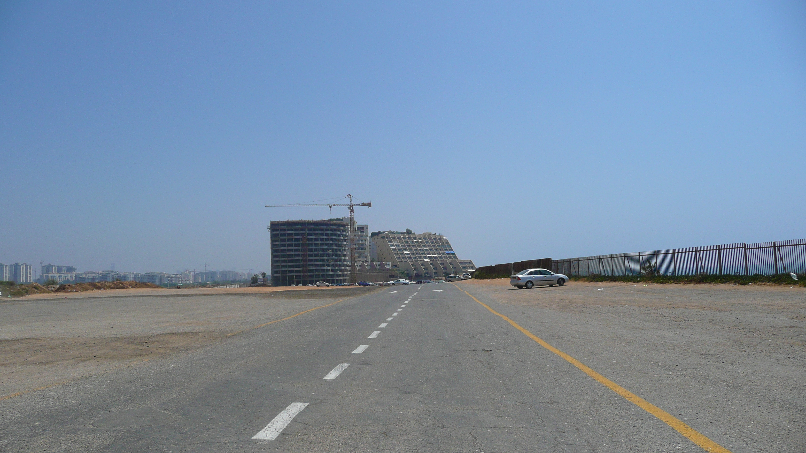 Picture Israel Tel Aviv North Tel Aviv 2007-06 34 - Discovery North Tel Aviv