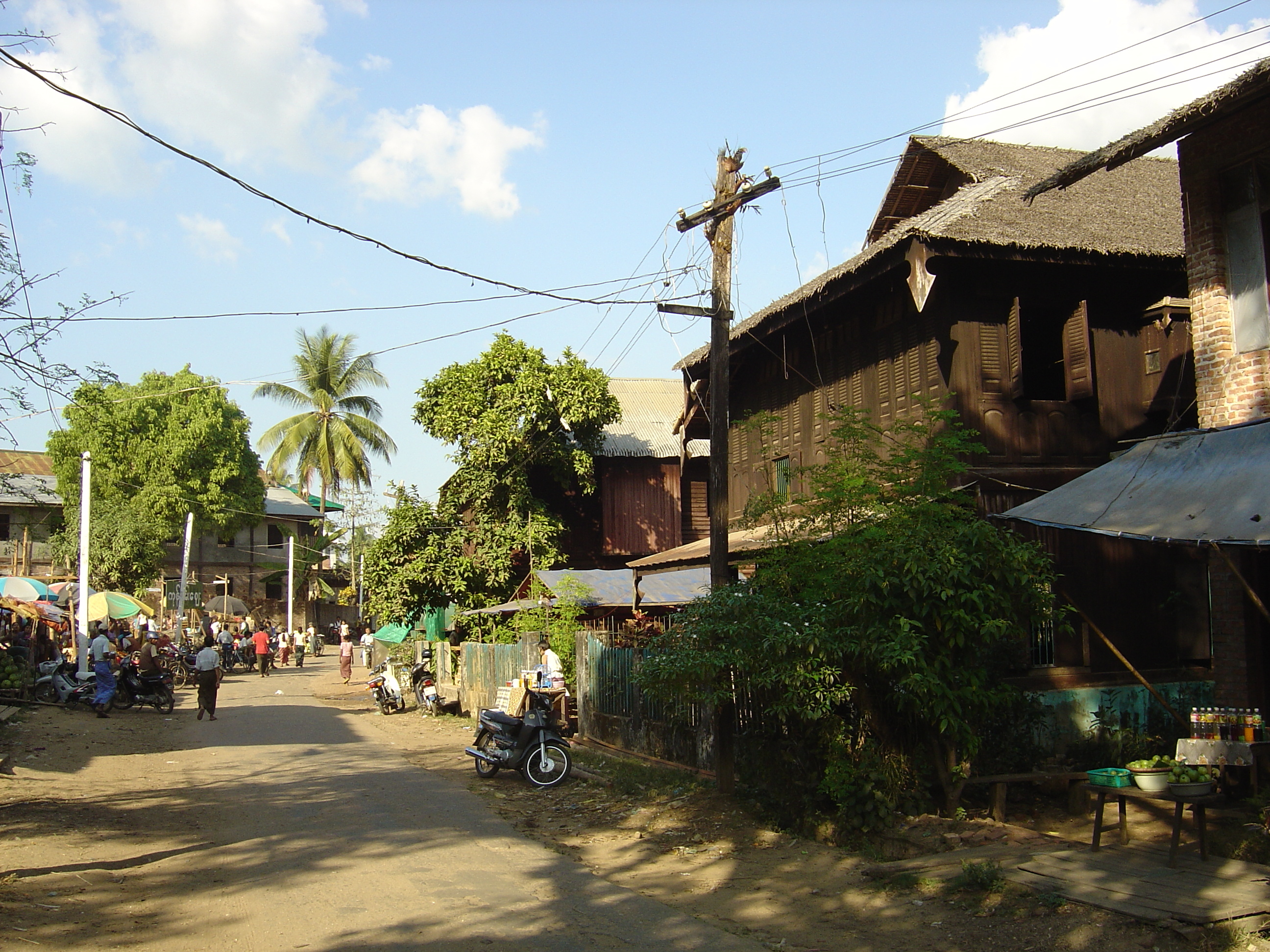 Picture Myanmar Myeik (Mergui) 2005-01 142 - Center Myeik (Mergui)