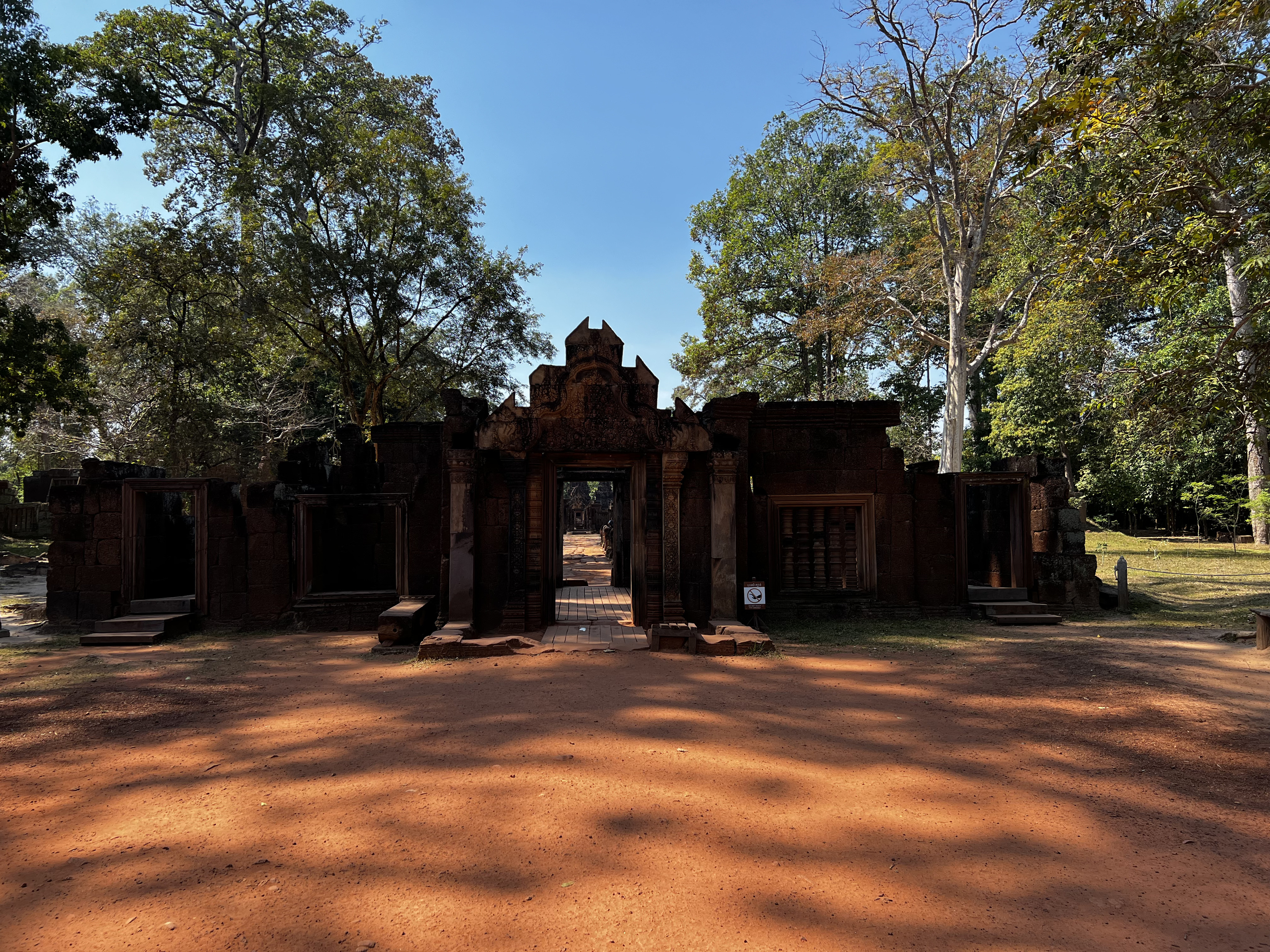 Picture Cambodia Siem Reap ⁨Banteay Srei⁩ 2023-01 40 - Tours ⁨Banteay Srei⁩