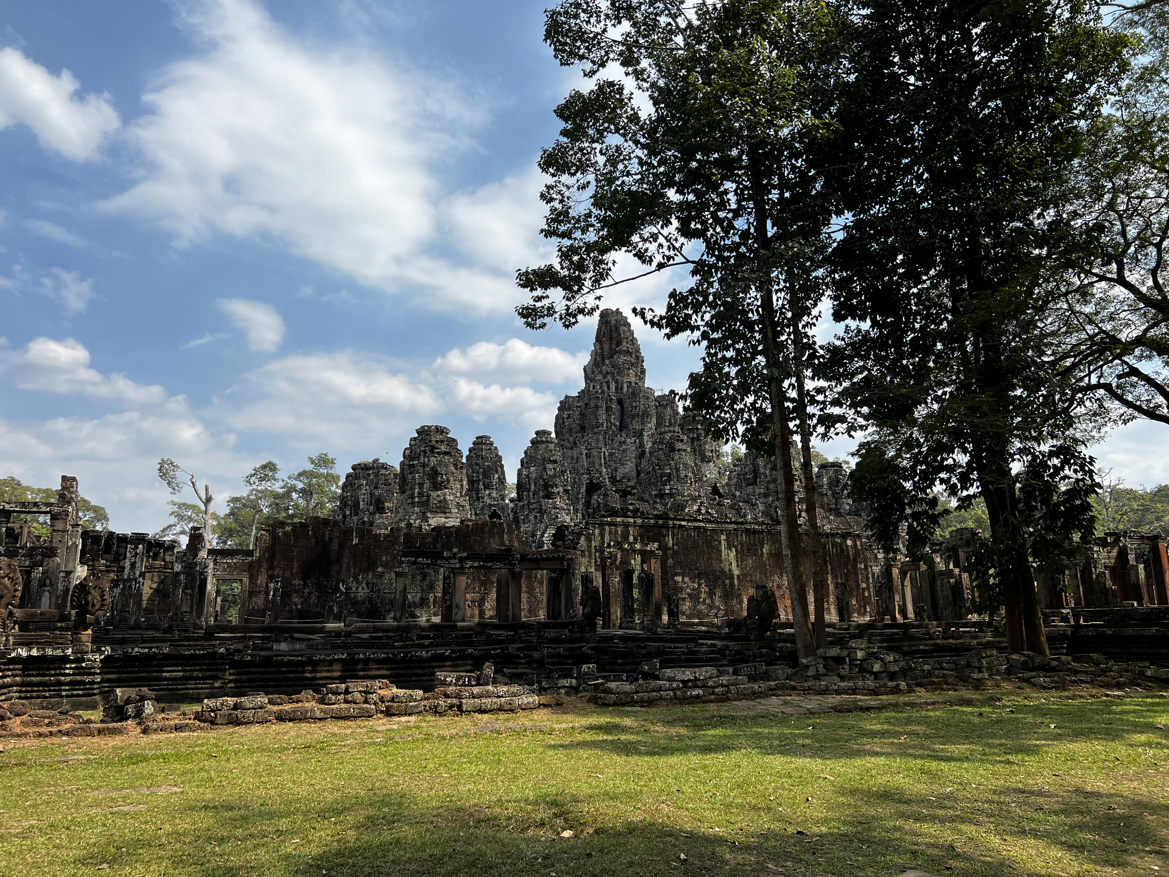 Picture Cambodia Siem Reap Bayon 2023-01 57 - Recreation Bayon