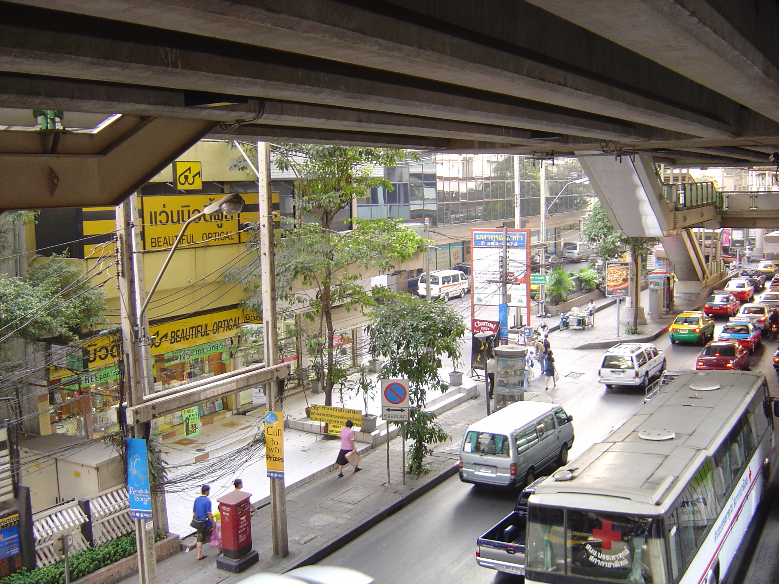 Picture Thailand Bangkok Sky Train 2004-12 116 - Discovery Sky Train