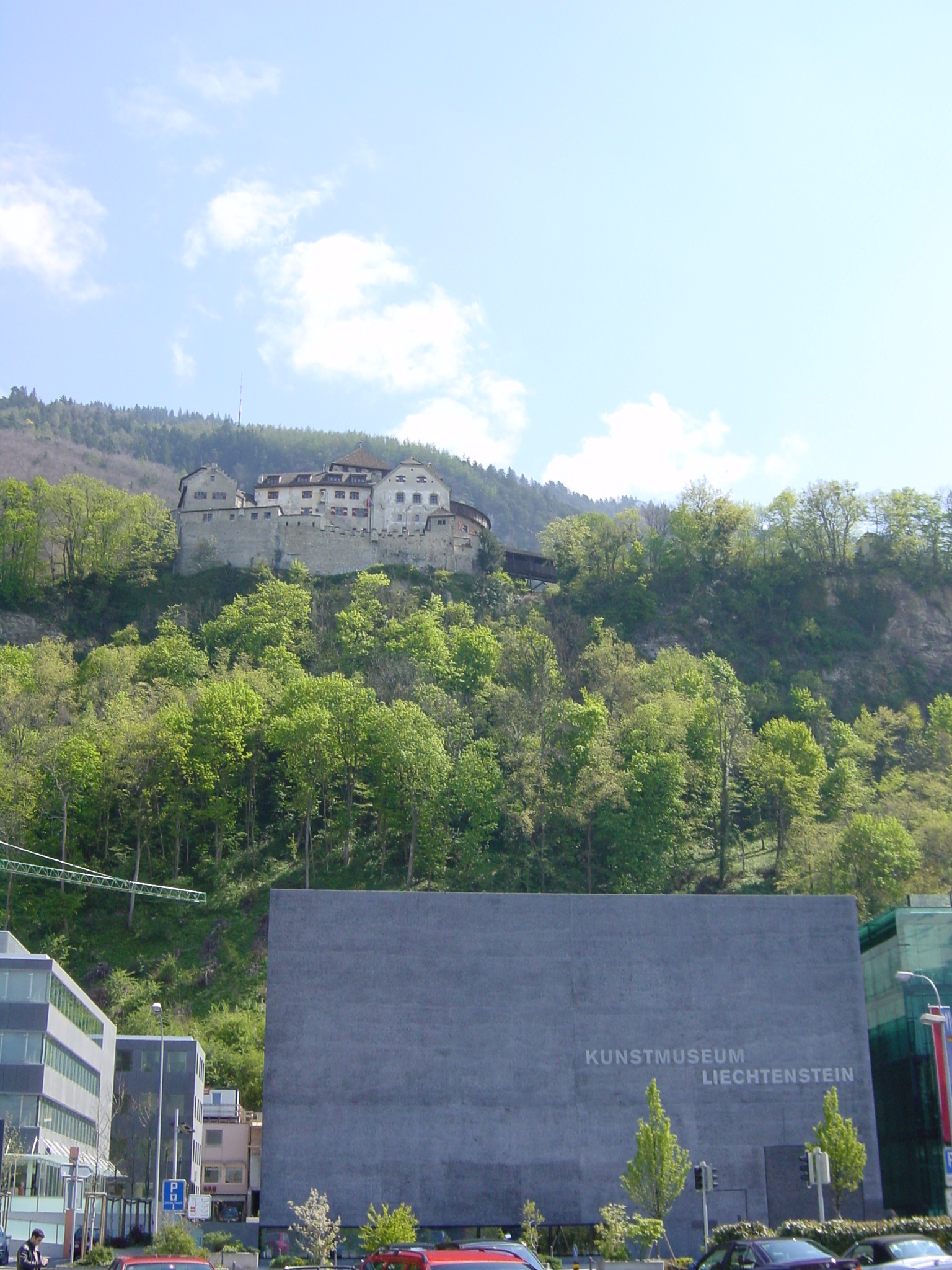 Picture Liechstenstein Vaduz 2002-04 4 - Tour Vaduz