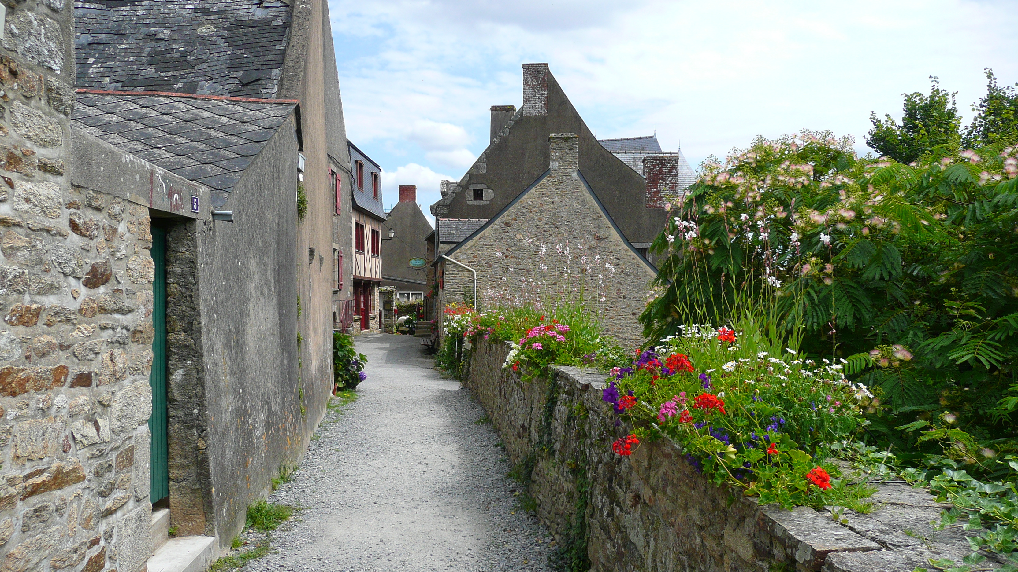 Picture France La Roche Bernard 2007-07 36 - Center La Roche Bernard