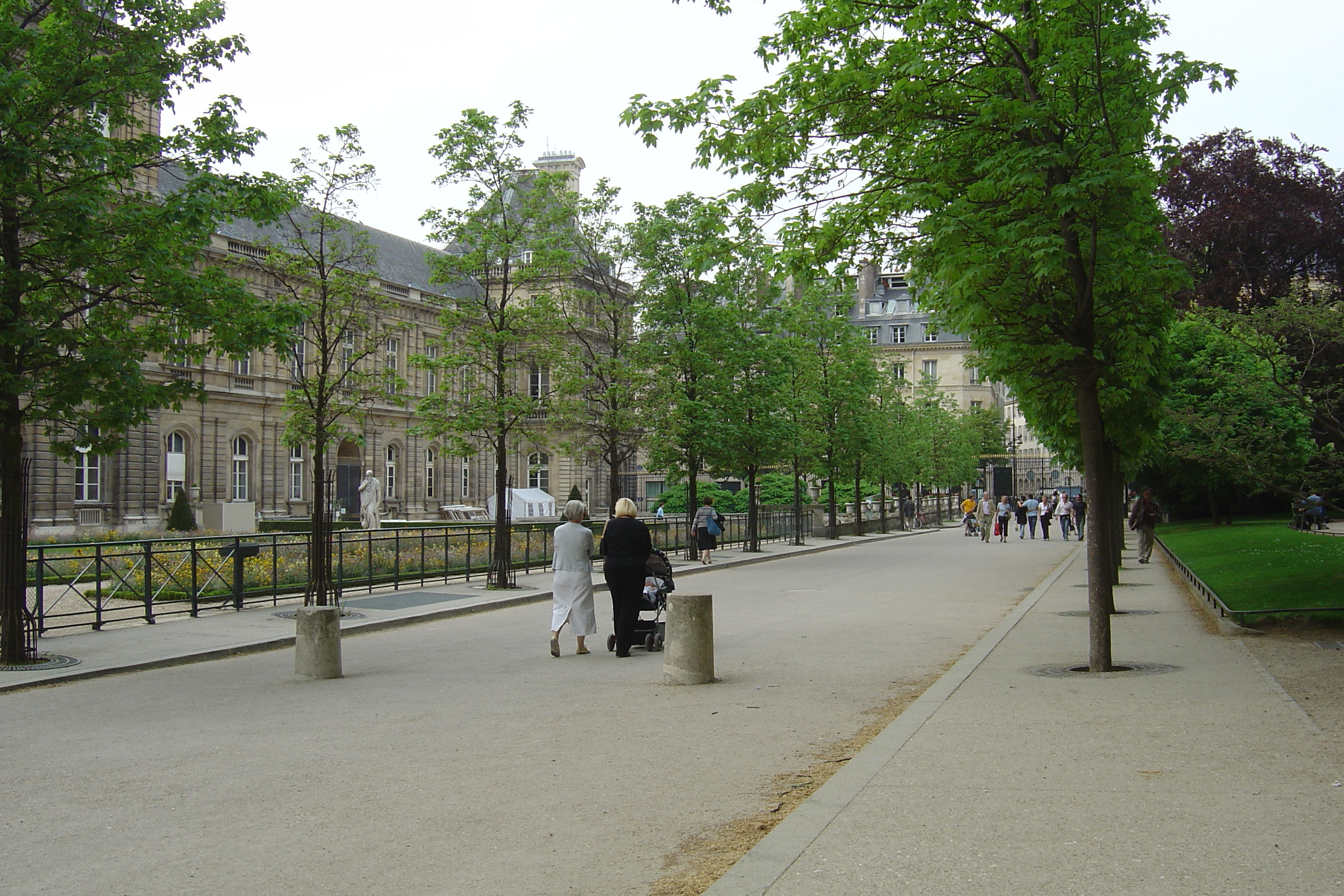 Picture France Paris Luxembourg Garden 2007-04 124 - Discovery Luxembourg Garden