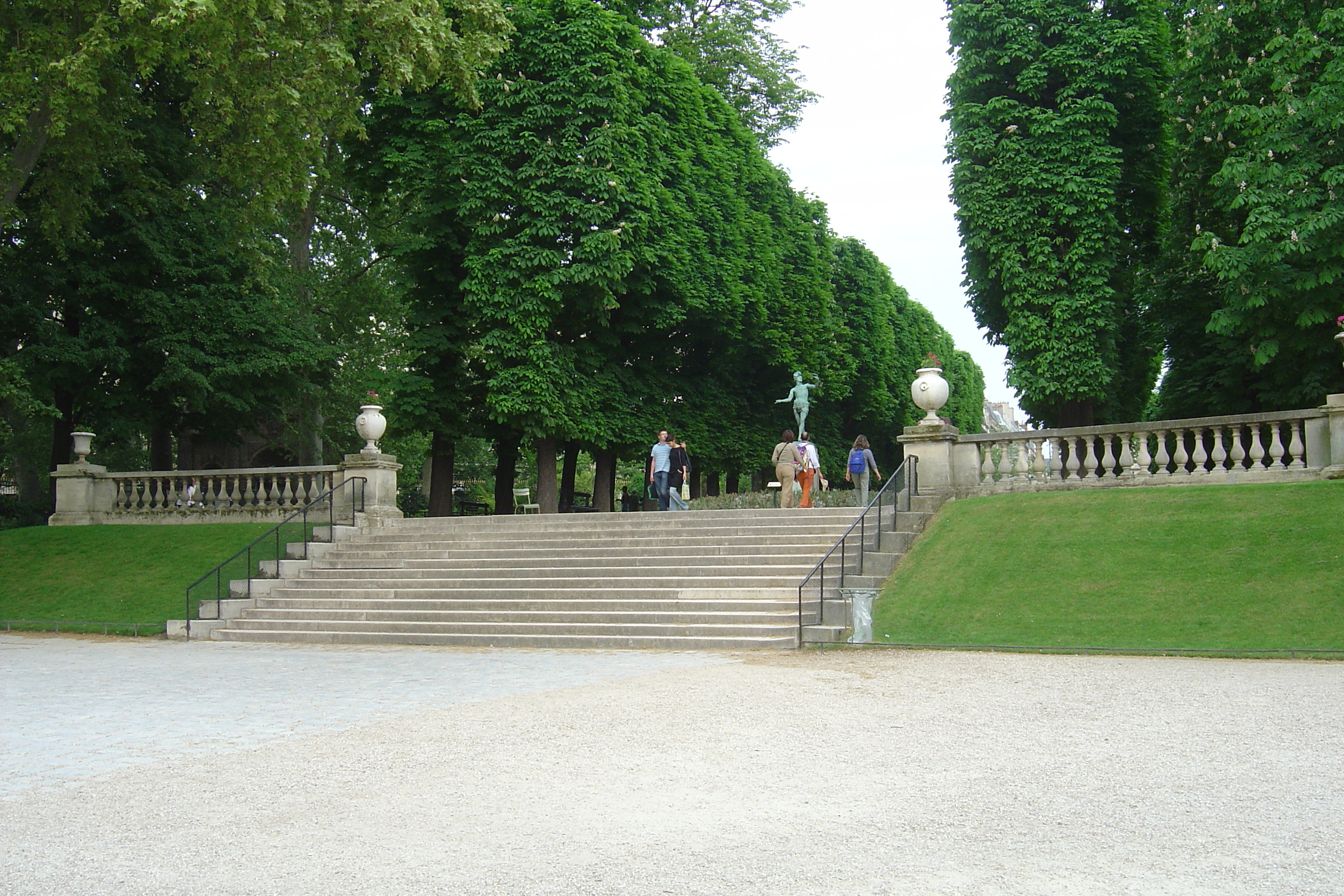 Picture France Paris Luxembourg Garden 2007-04 160 - Recreation Luxembourg Garden