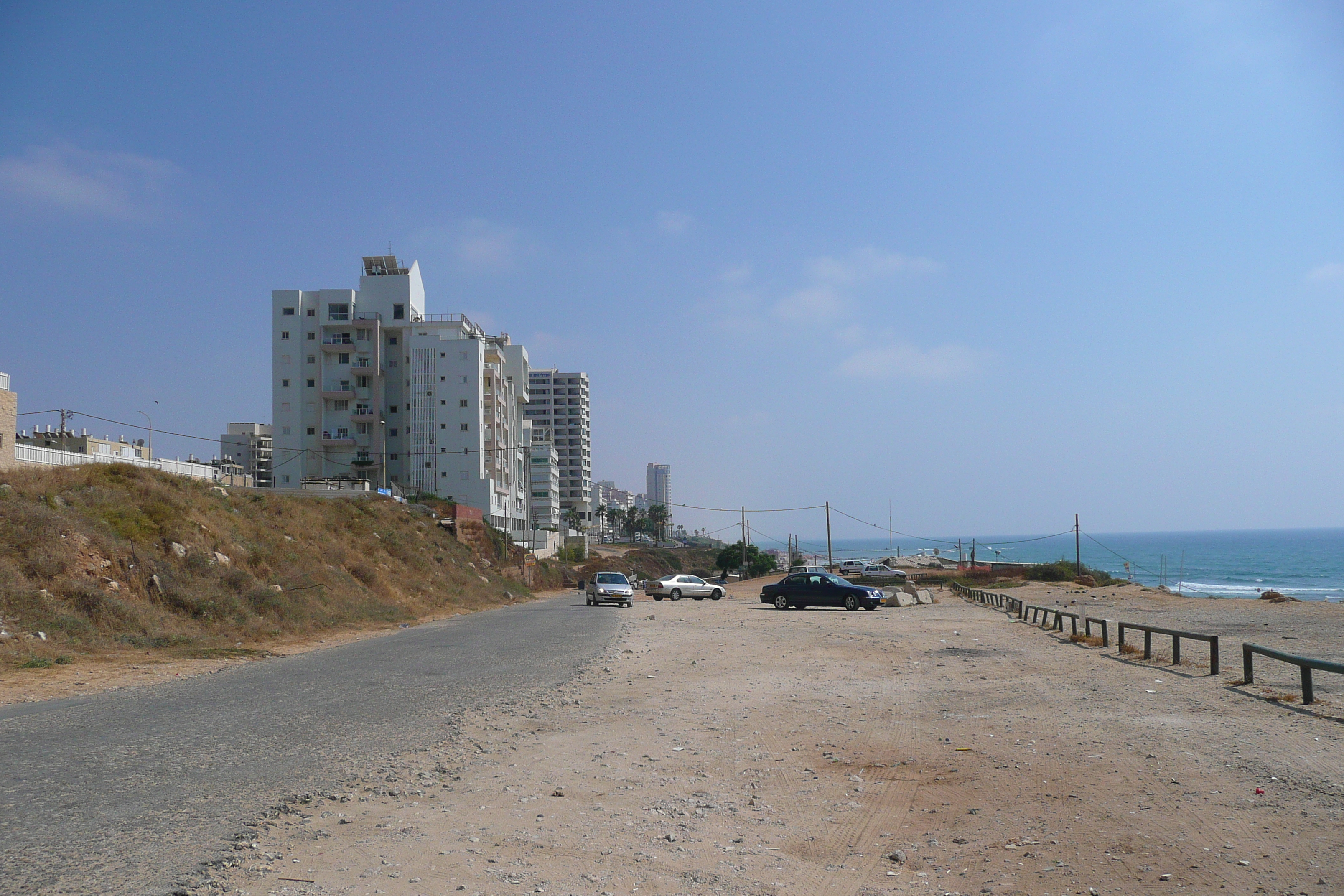 Picture Israel Bat Yam Beach 2007-06 5 - Center Bat Yam Beach