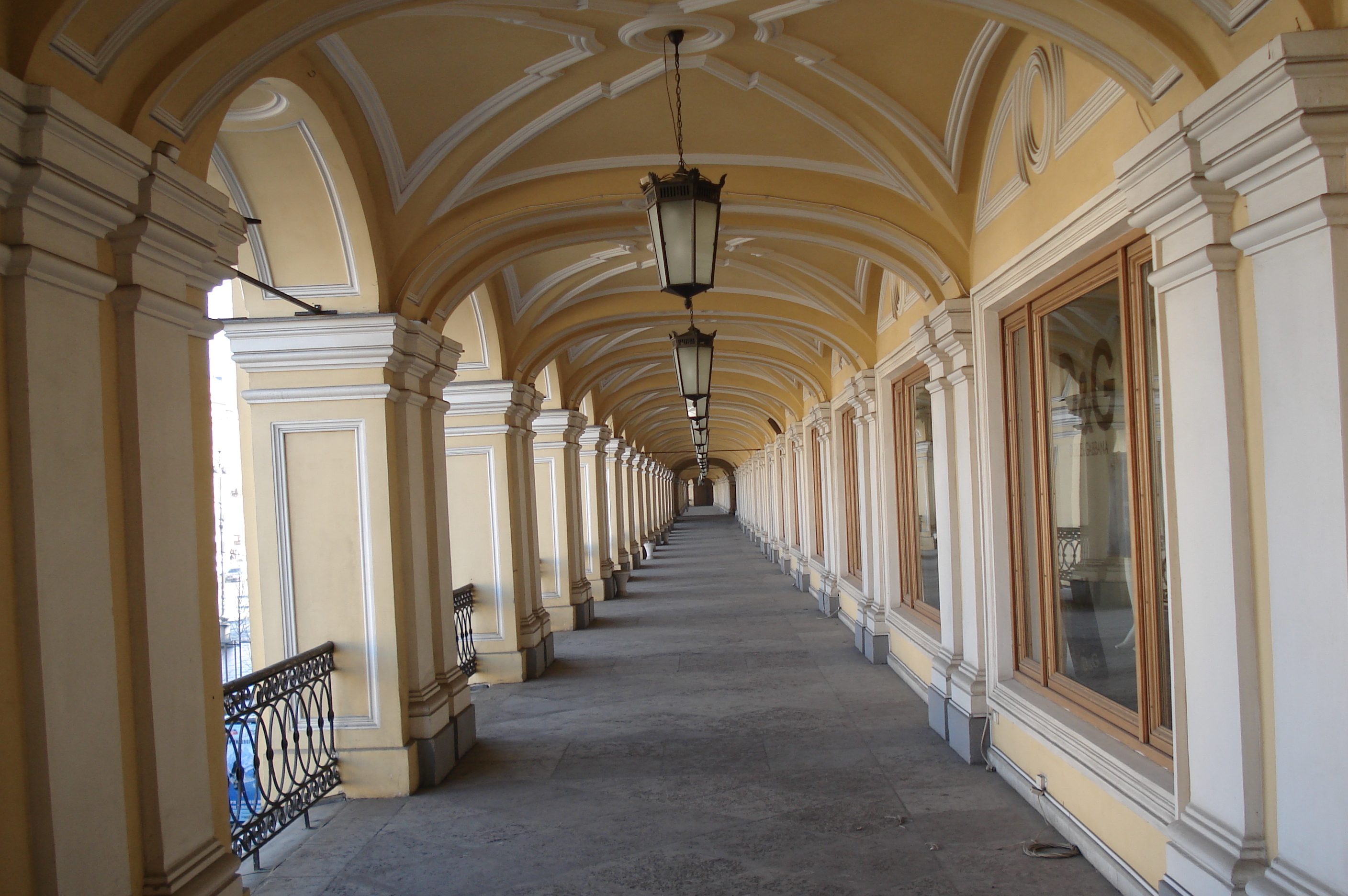 Picture Russia St Petersburg Nevsky Departement Store 2006-03 3 - Tours Nevsky Departement Store