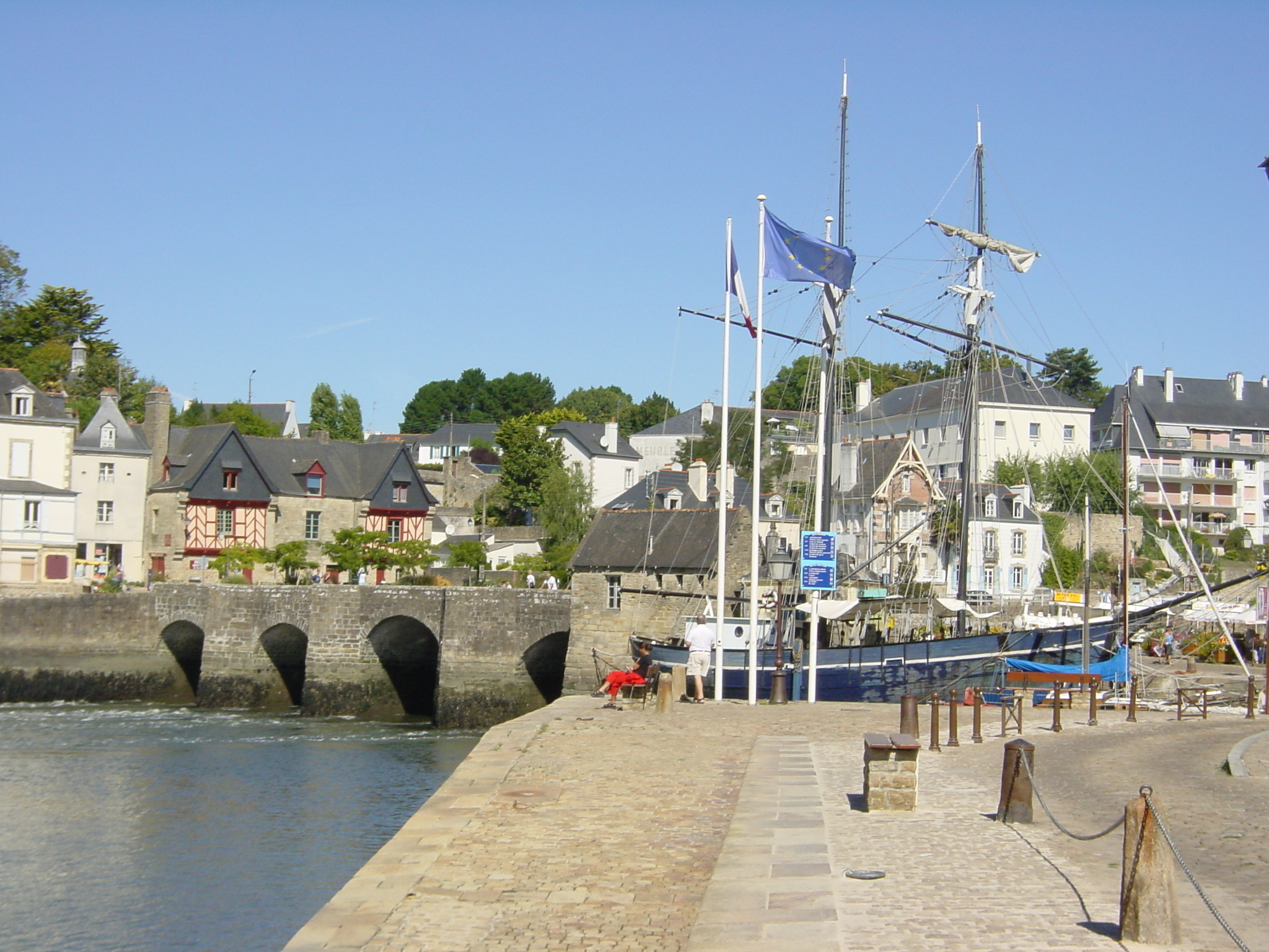 Picture France Saint anne d'auray 2003-09 4 - Tours Saint anne d'auray