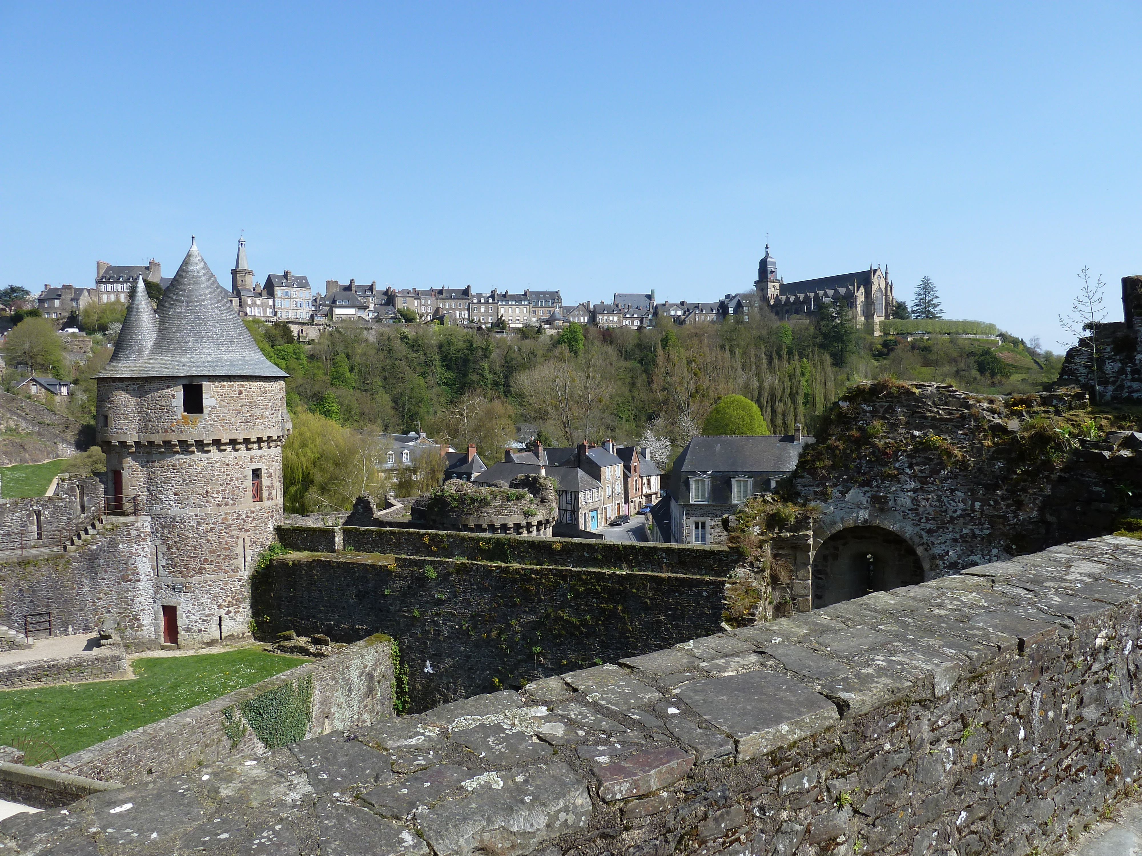 Picture France Fougeres 2010-04 187 - History Fougeres