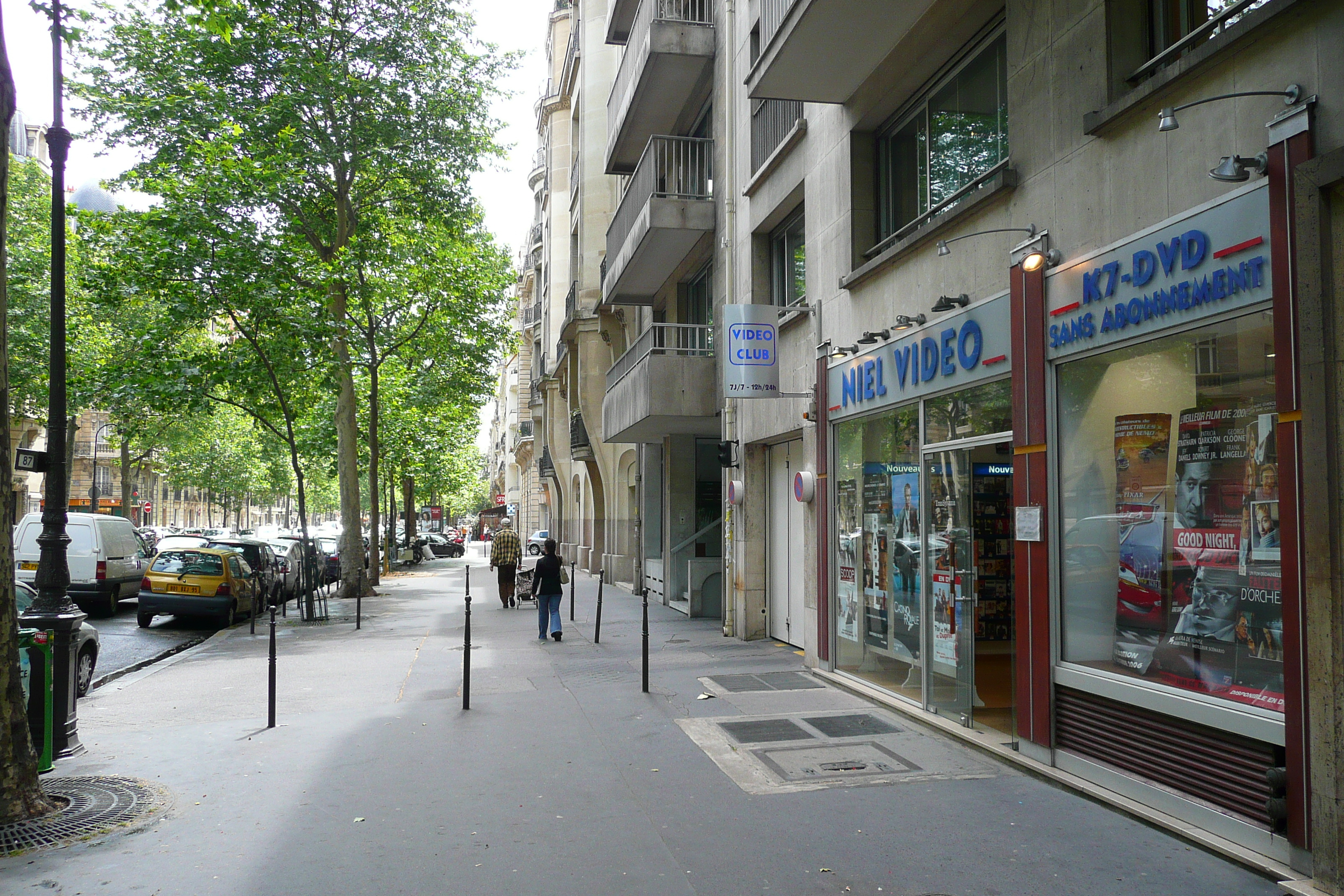 Picture France Paris Avenue Niel 2007-06 14 - Around Avenue Niel