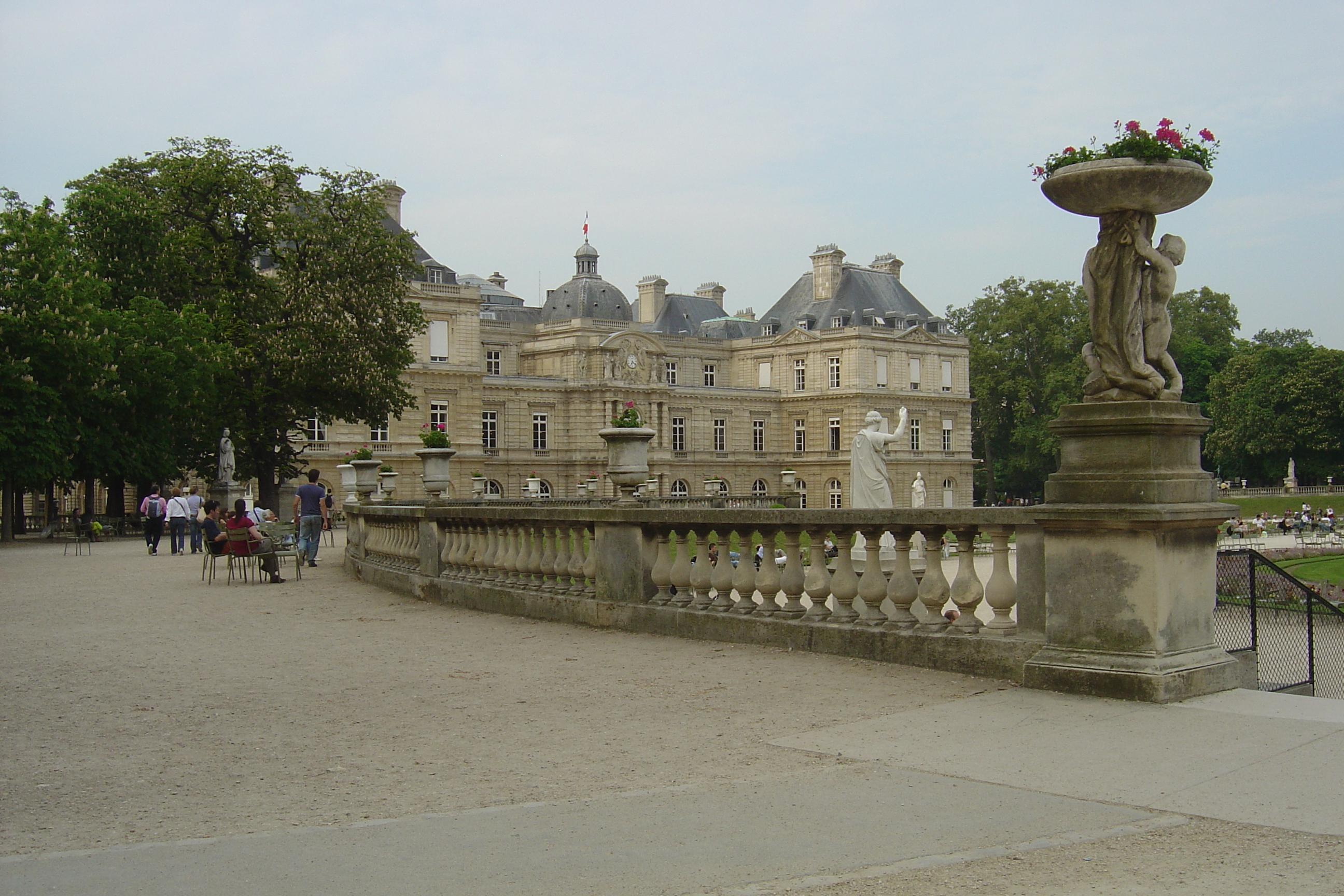 Picture France Paris Luxembourg Garden 2007-04 147 - Center Luxembourg Garden