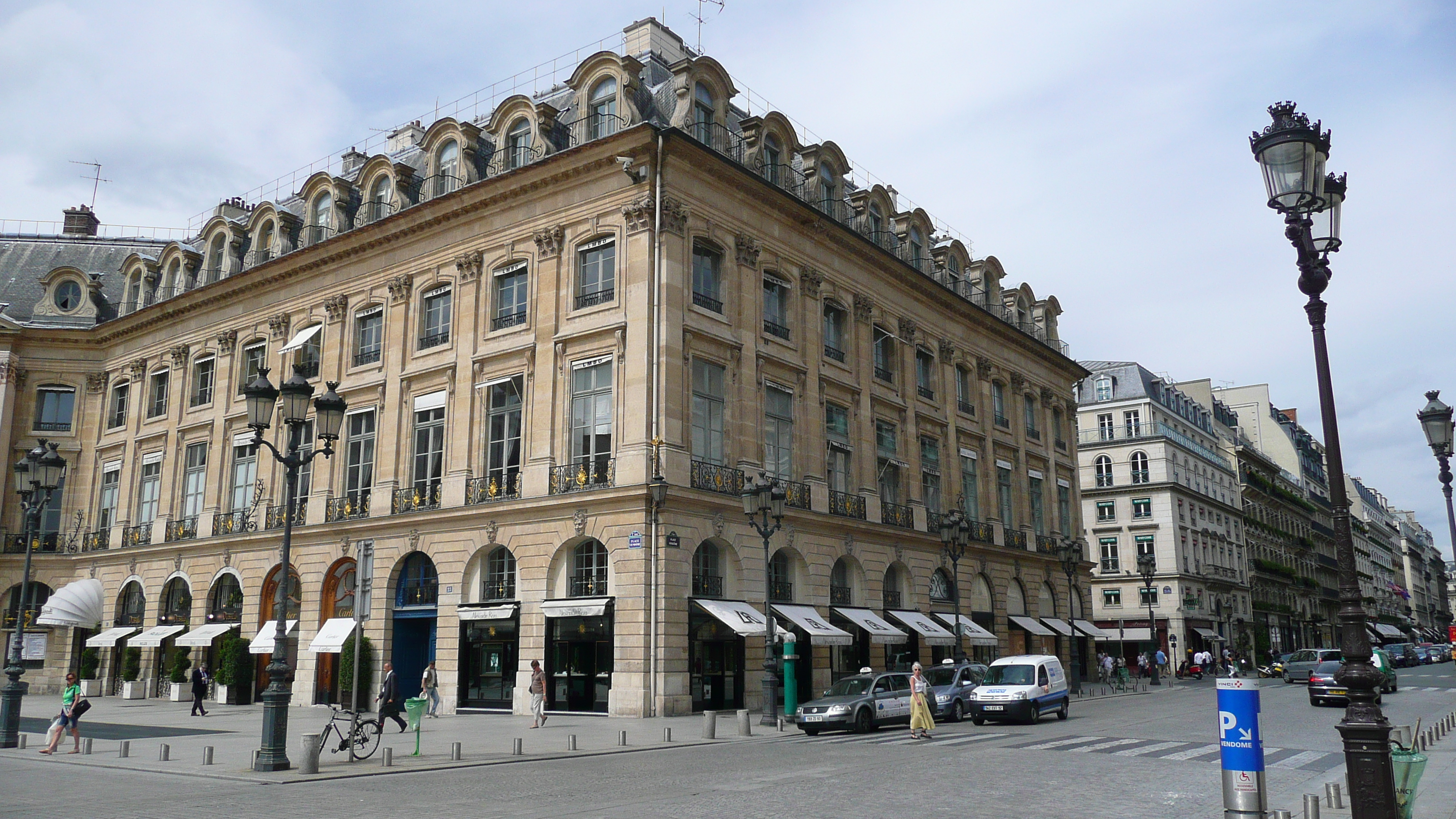 Picture France Paris Place Vendome 2007-07 30 - Center Place Vendome