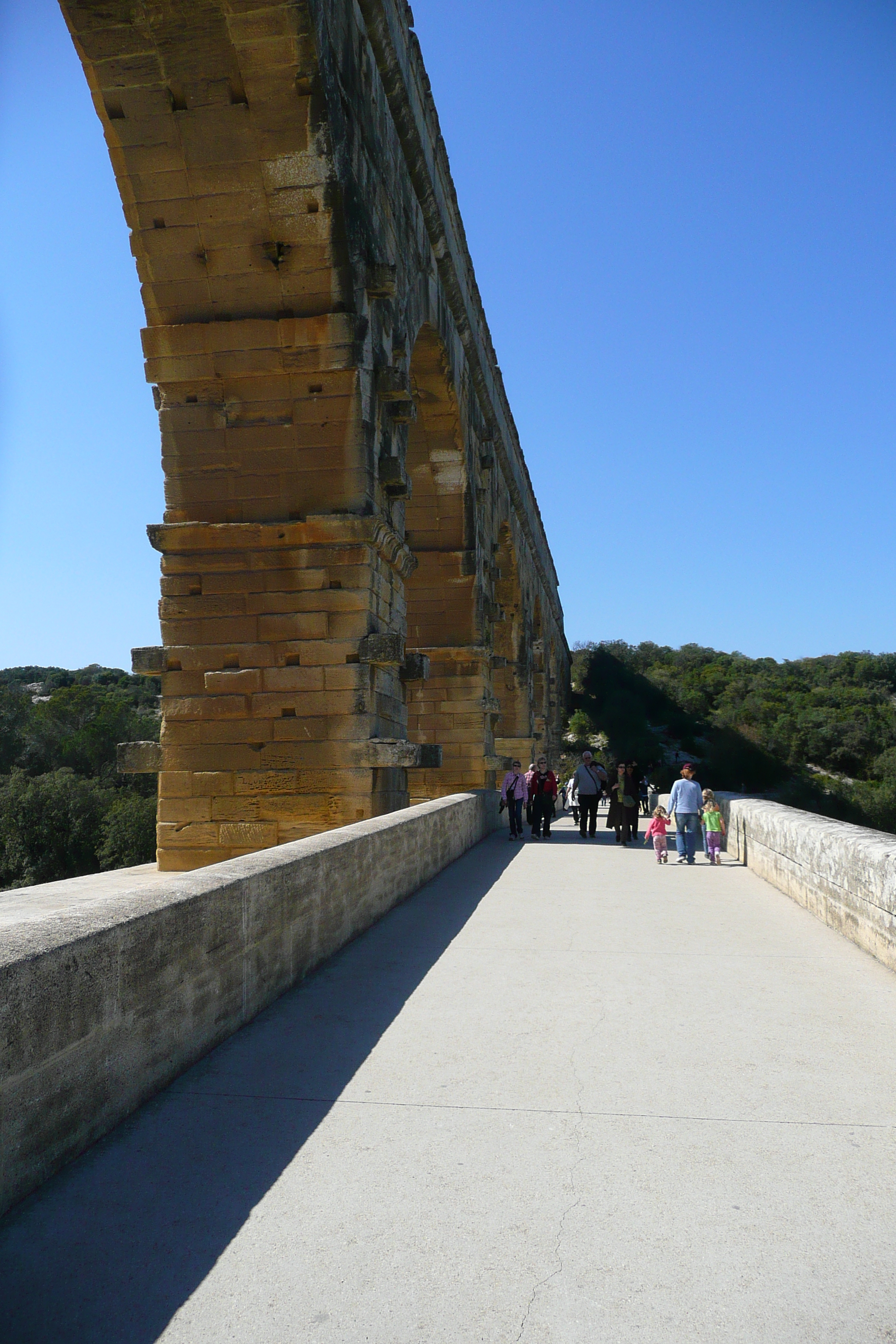 Picture France Pont du Gard 2008-04 24 - Tours Pont du Gard