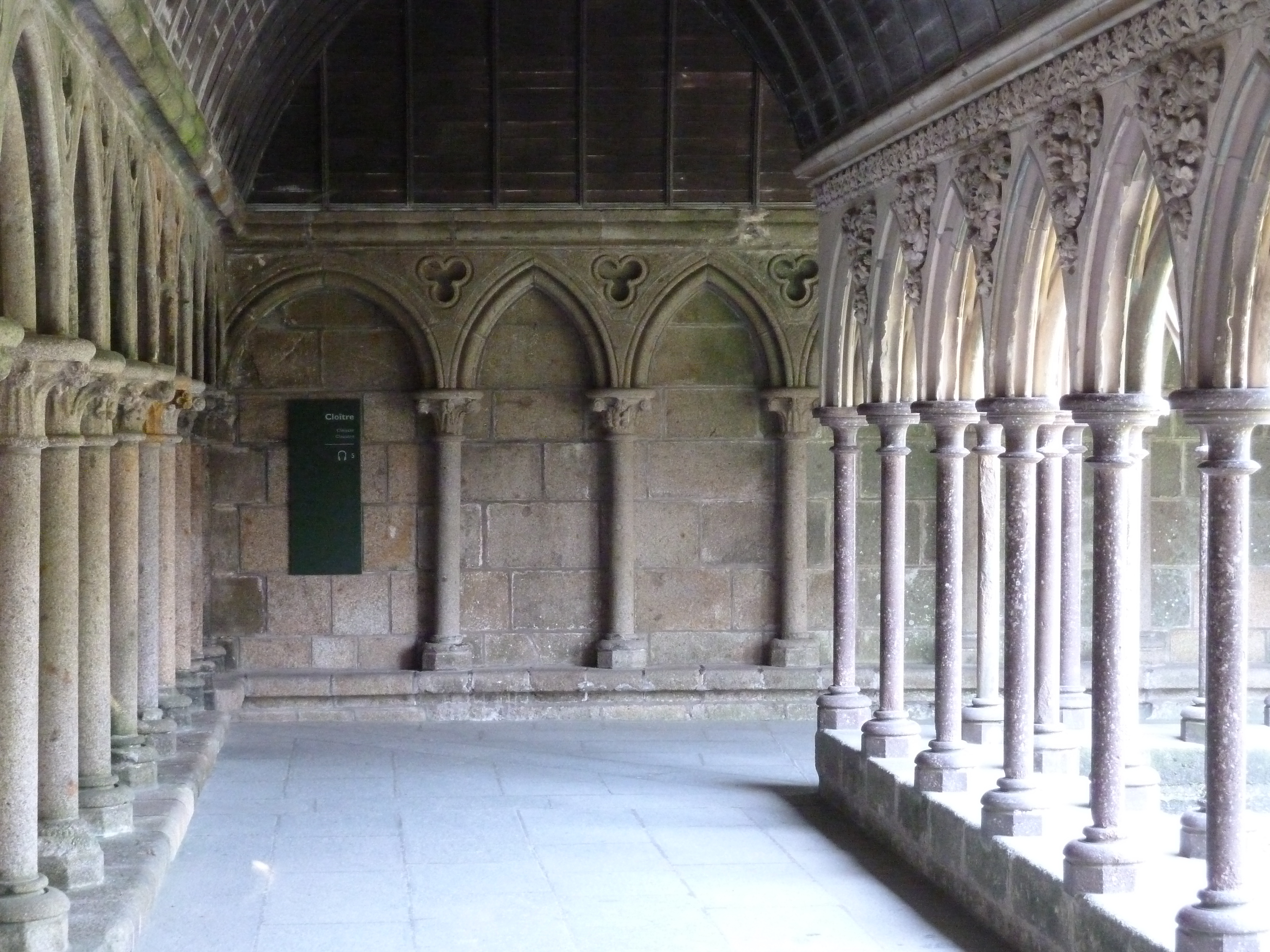 Picture France Mont St Michel Mont St Michel Abbey Cloister 2010-04 73 - Center Mont St Michel Abbey Cloister