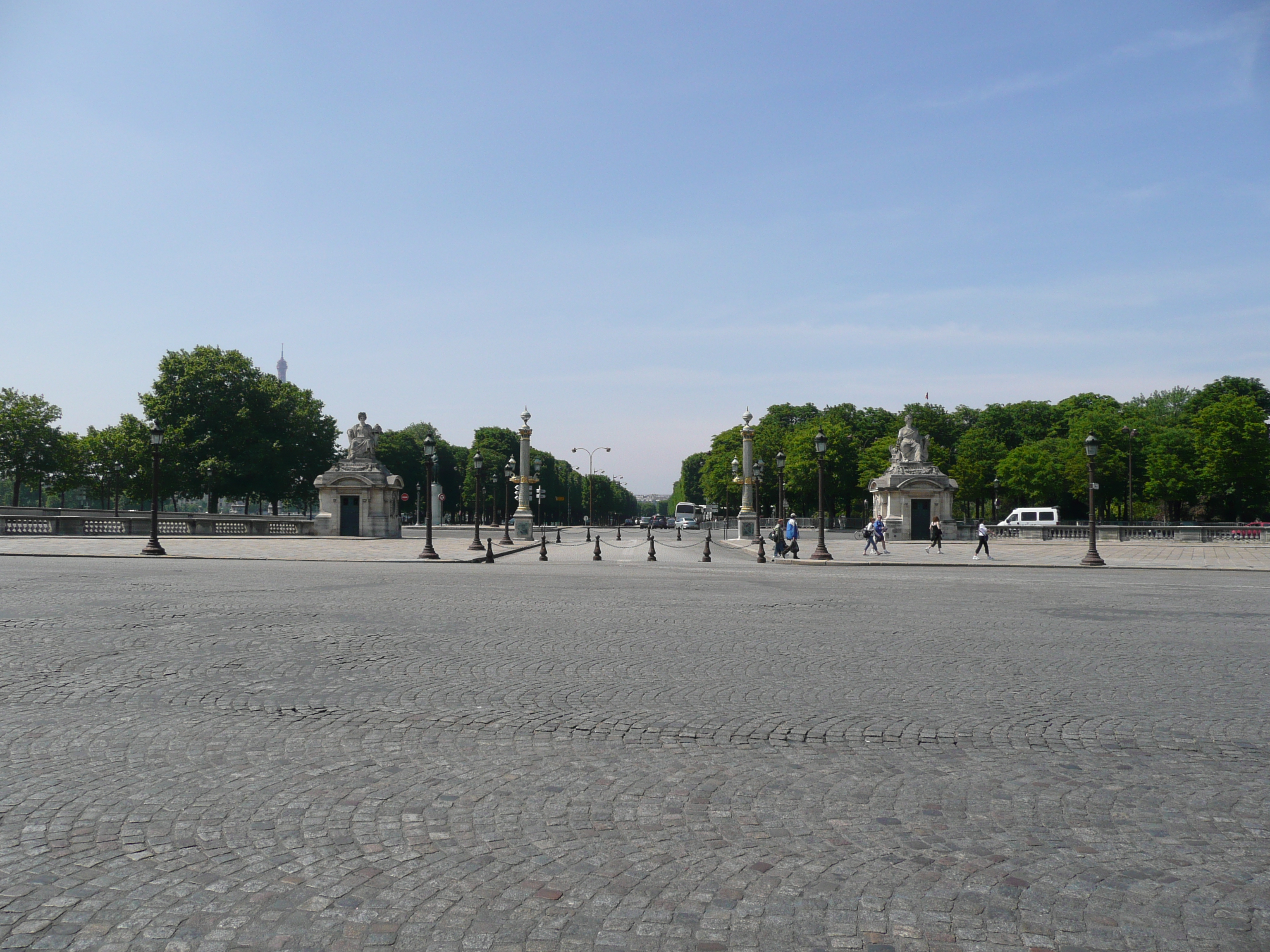 Picture France Paris La Concorde 2007-05 61 - Tours La Concorde